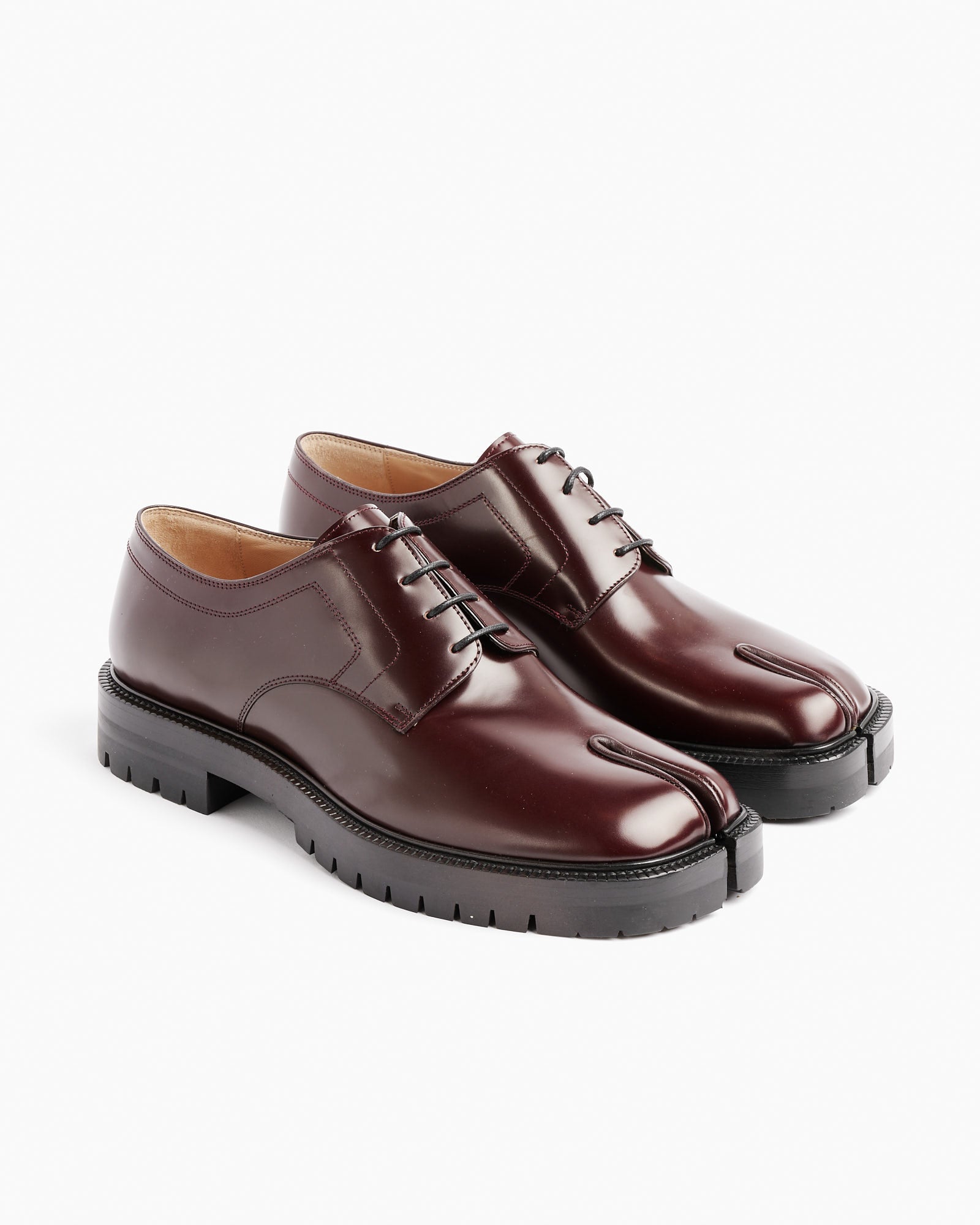 Tabi County Lace-Up in Brown