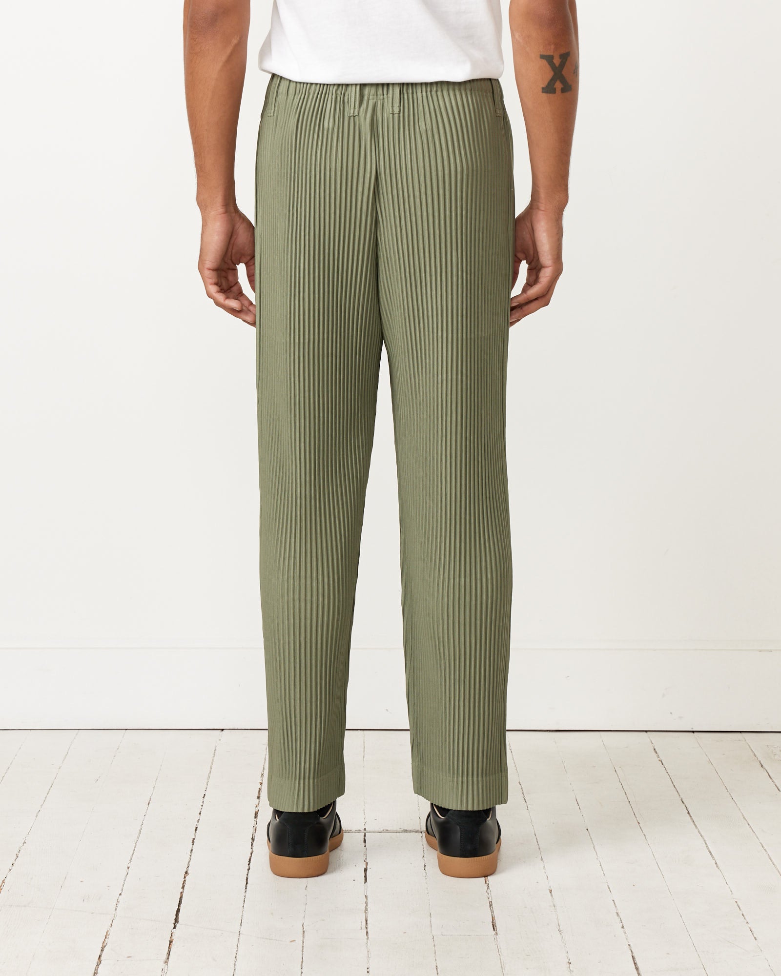 Color Pleats Pant in Sage Green