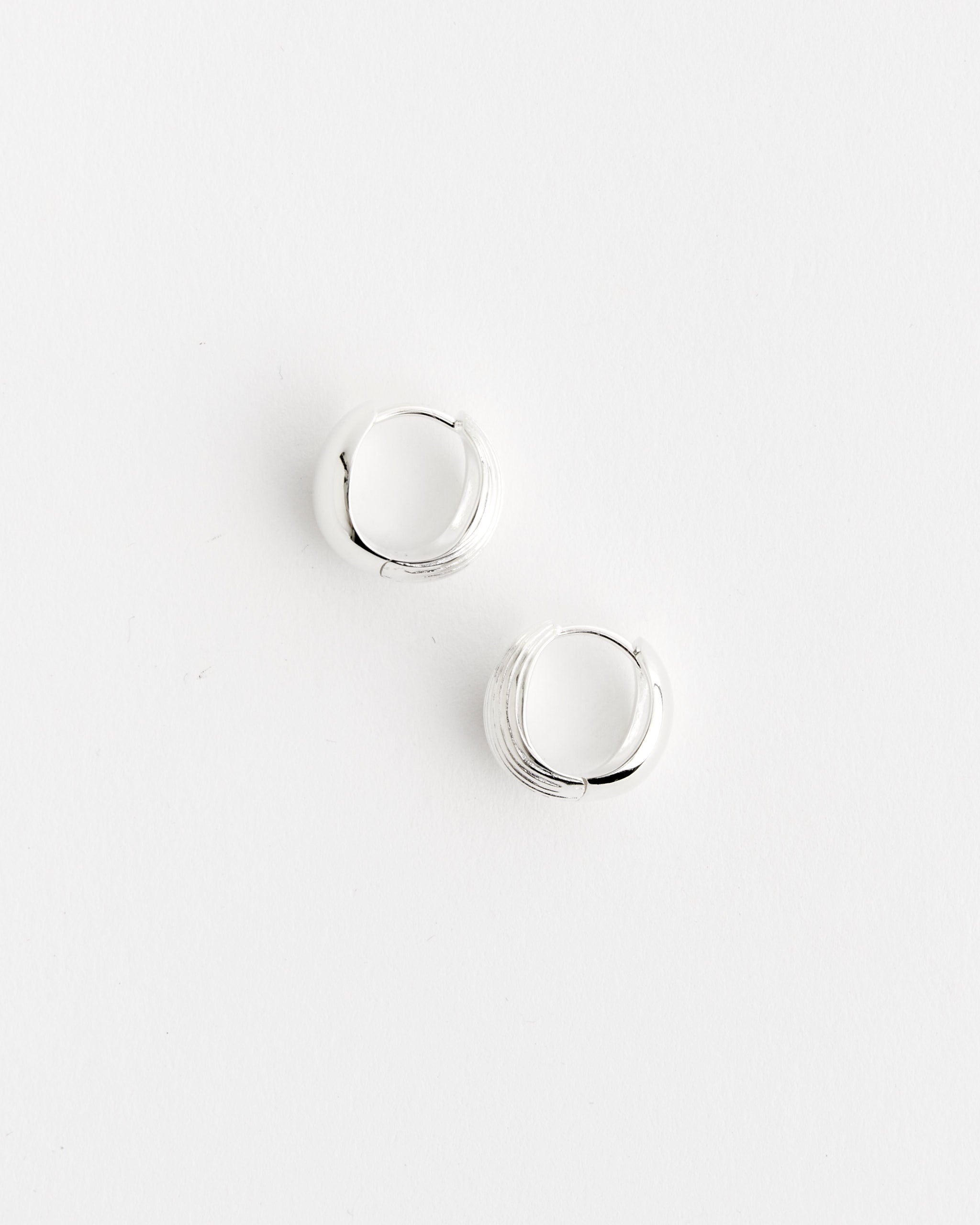 Reversible Hinged Hoops
