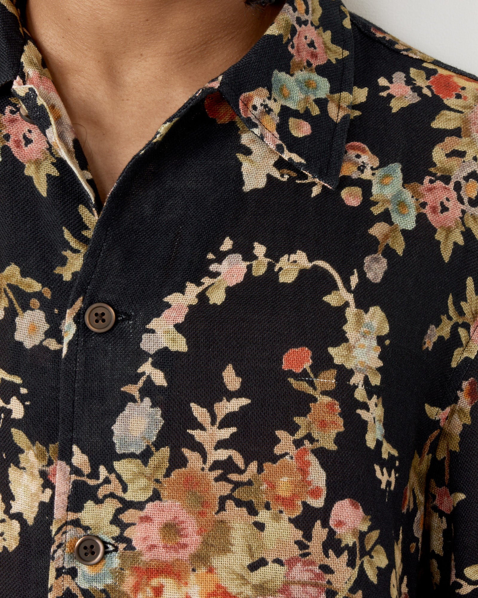 Elder Short Sleeve Shirt in Black Floral Tapestry