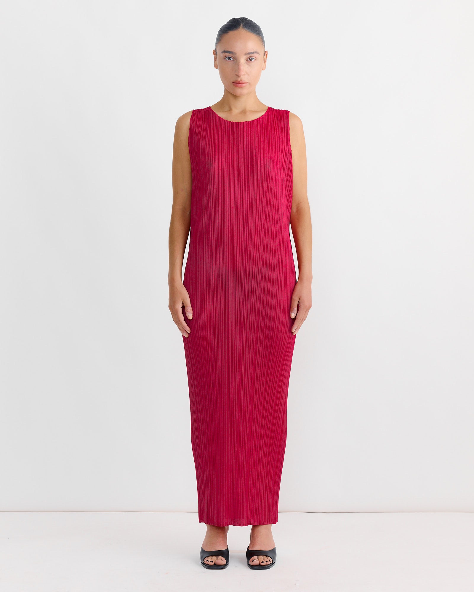 New Colorful Basics 4 Dress in Carmine New Colorful Basics 4 Dress in Carmine