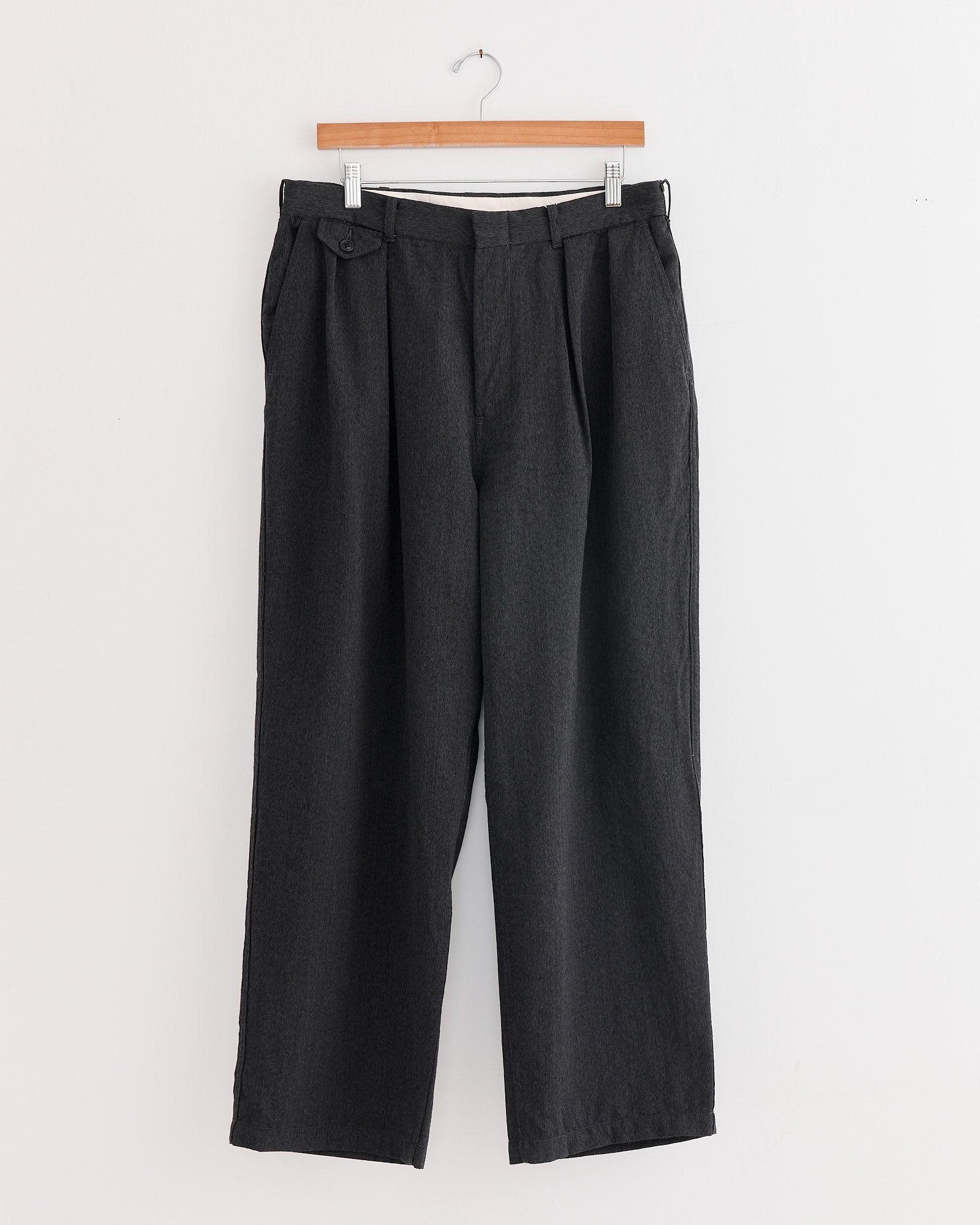 Wool Gabardine Pleat Pant in Charcoal