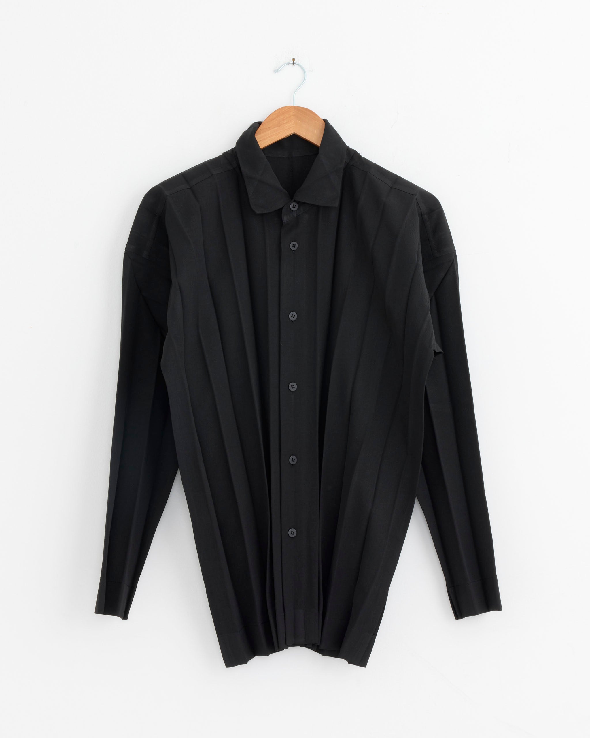 Edge Ensemble Shirt in Black