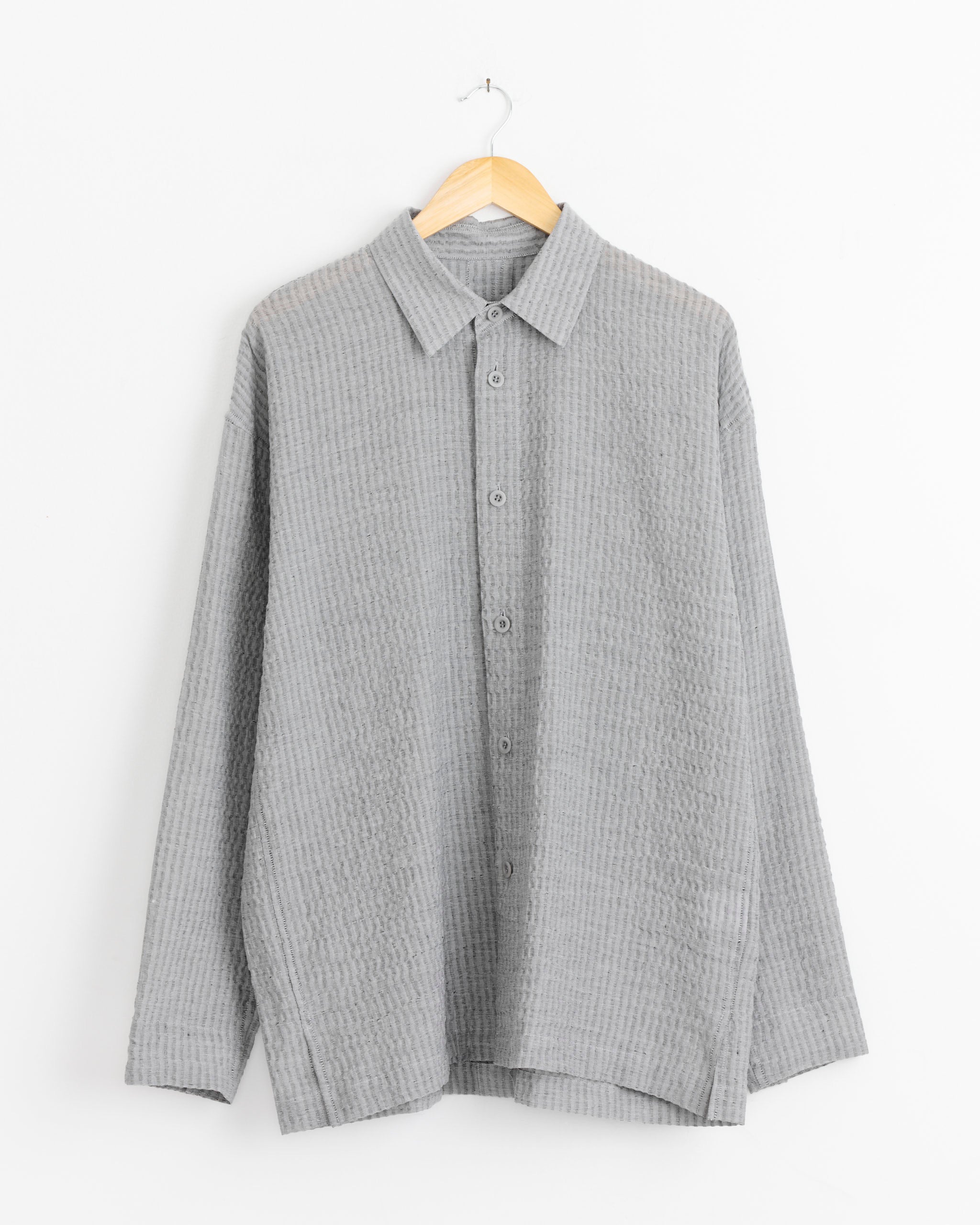 me Issey Miyake SHRINK STRIPE トップスライトグレー SHRINK STRIPE – isseymiyake.com