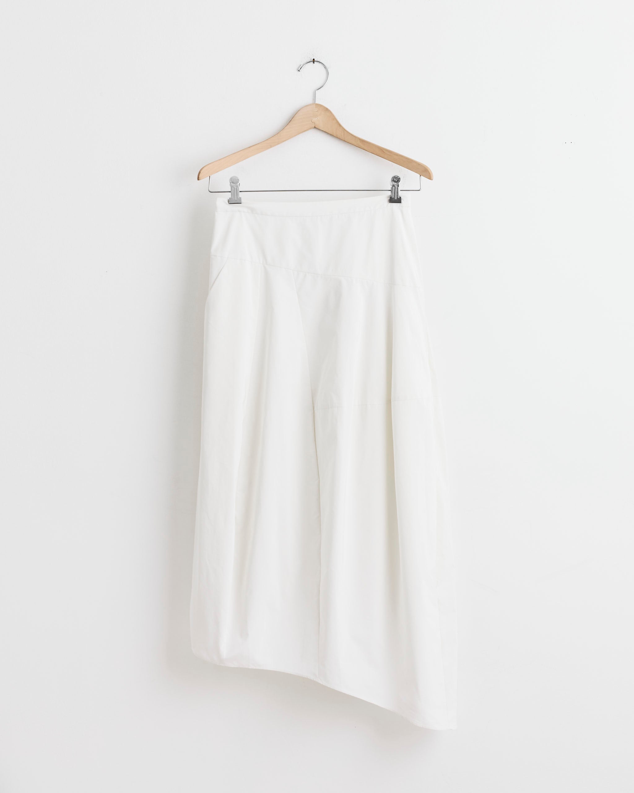 Asymmetrical Balloon Skirt in White