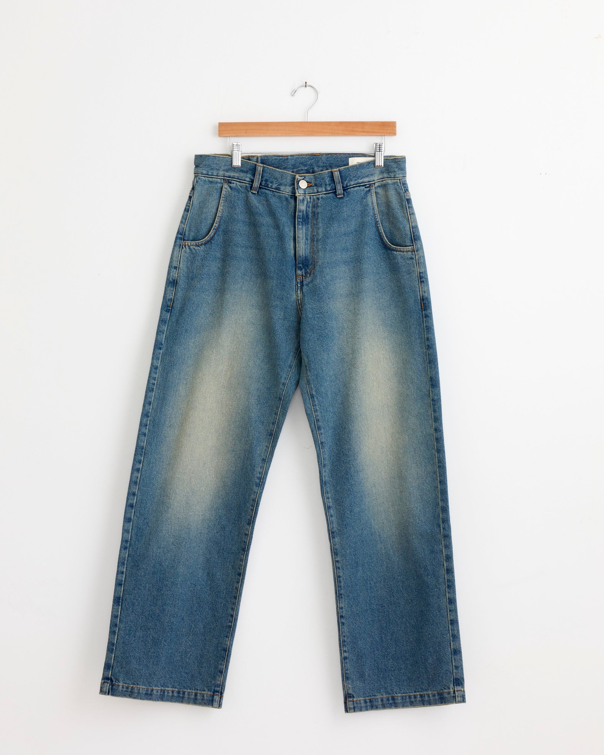 Straight Cut Jean in Vintage Blue