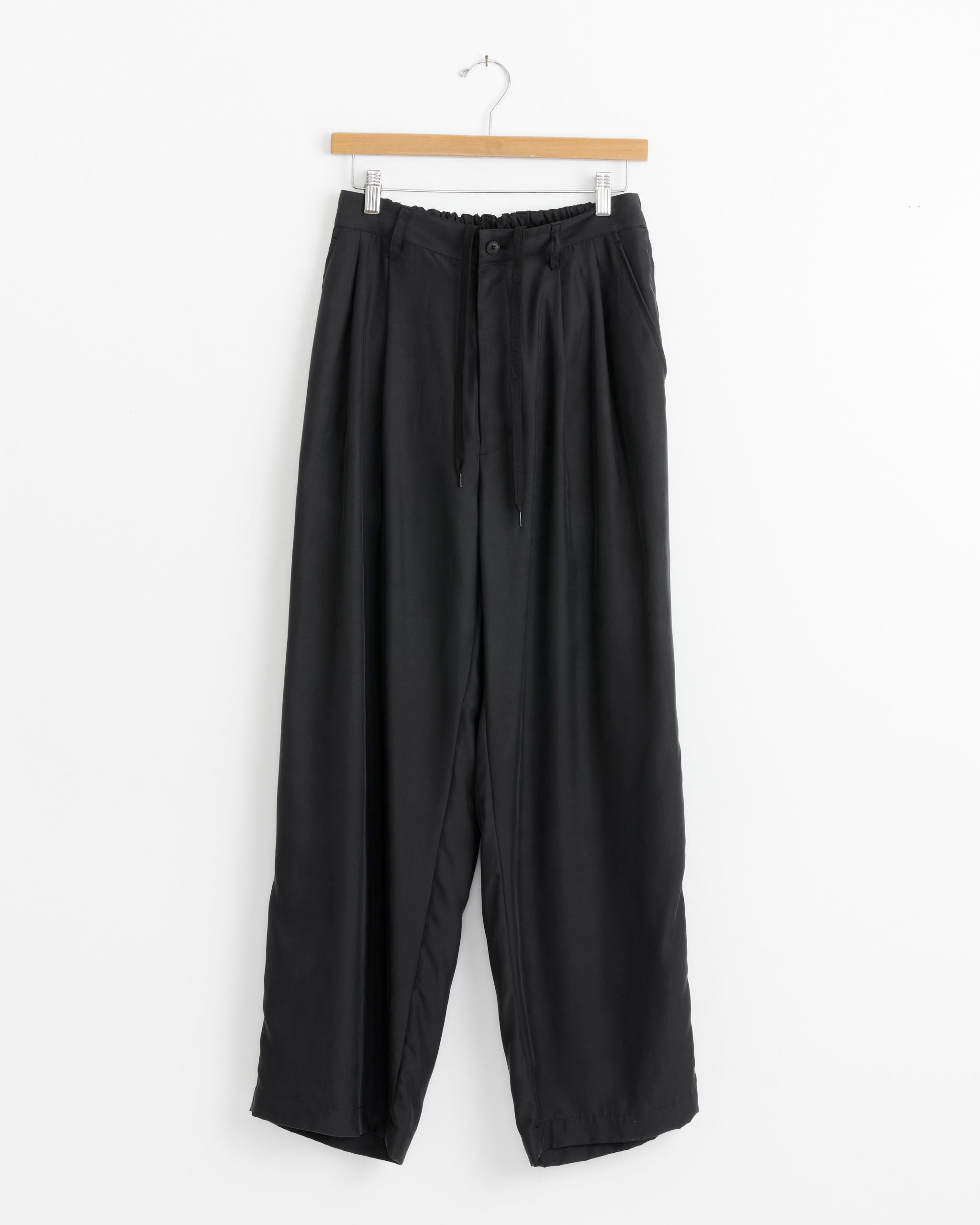 Cupro Twill Wide Easy Trouser in Black