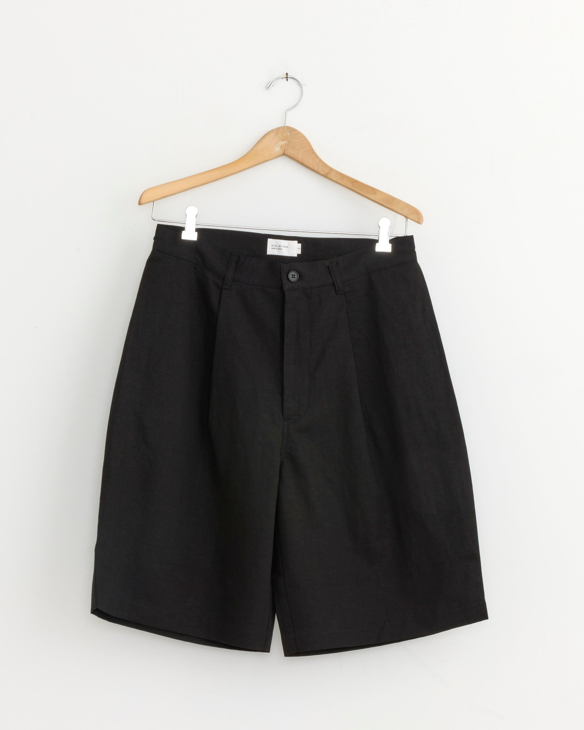 Linen Mixed Wide Short in Black