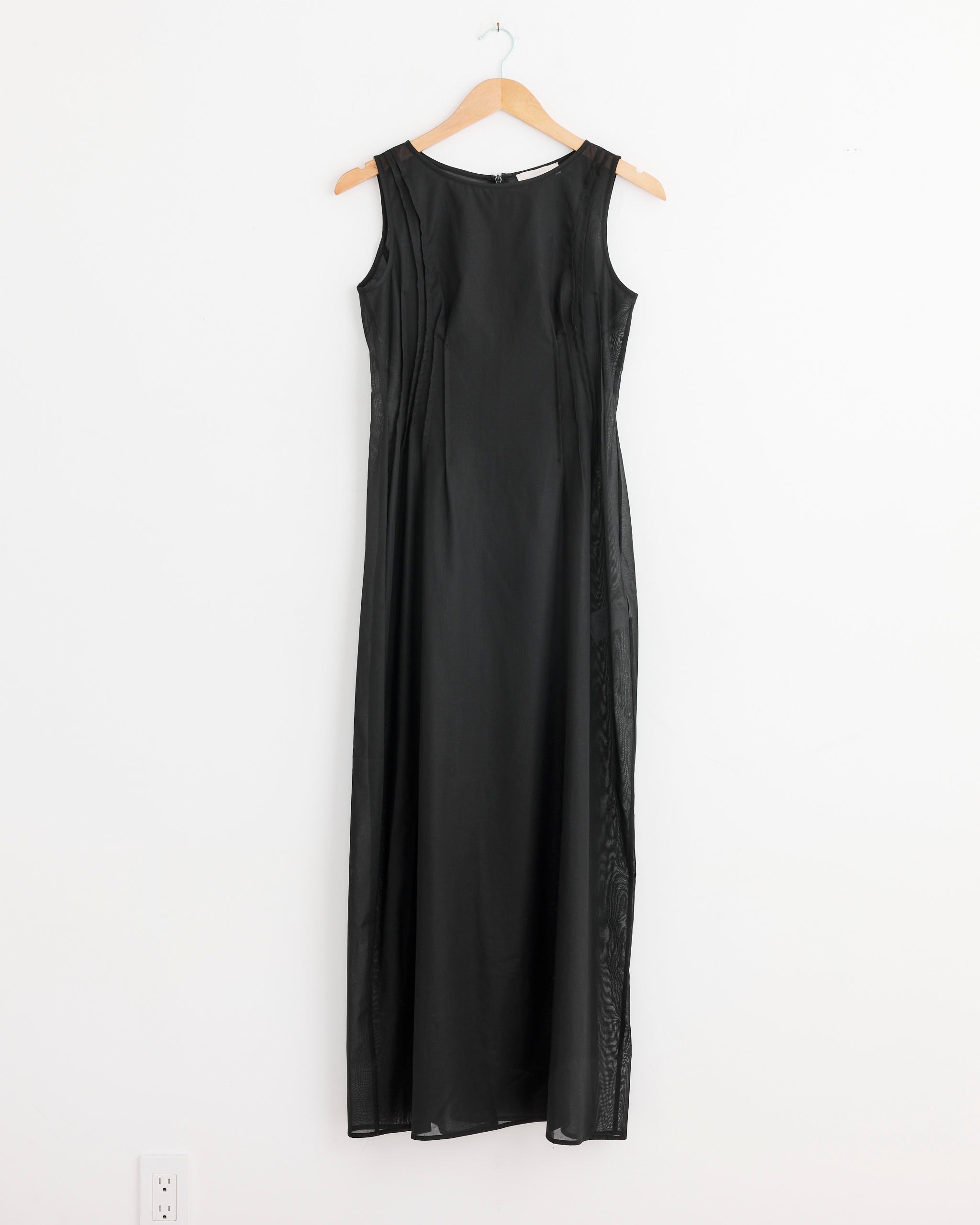 amomento black dress Pintuck in Formal halter maxi Paige Black and White Size:39