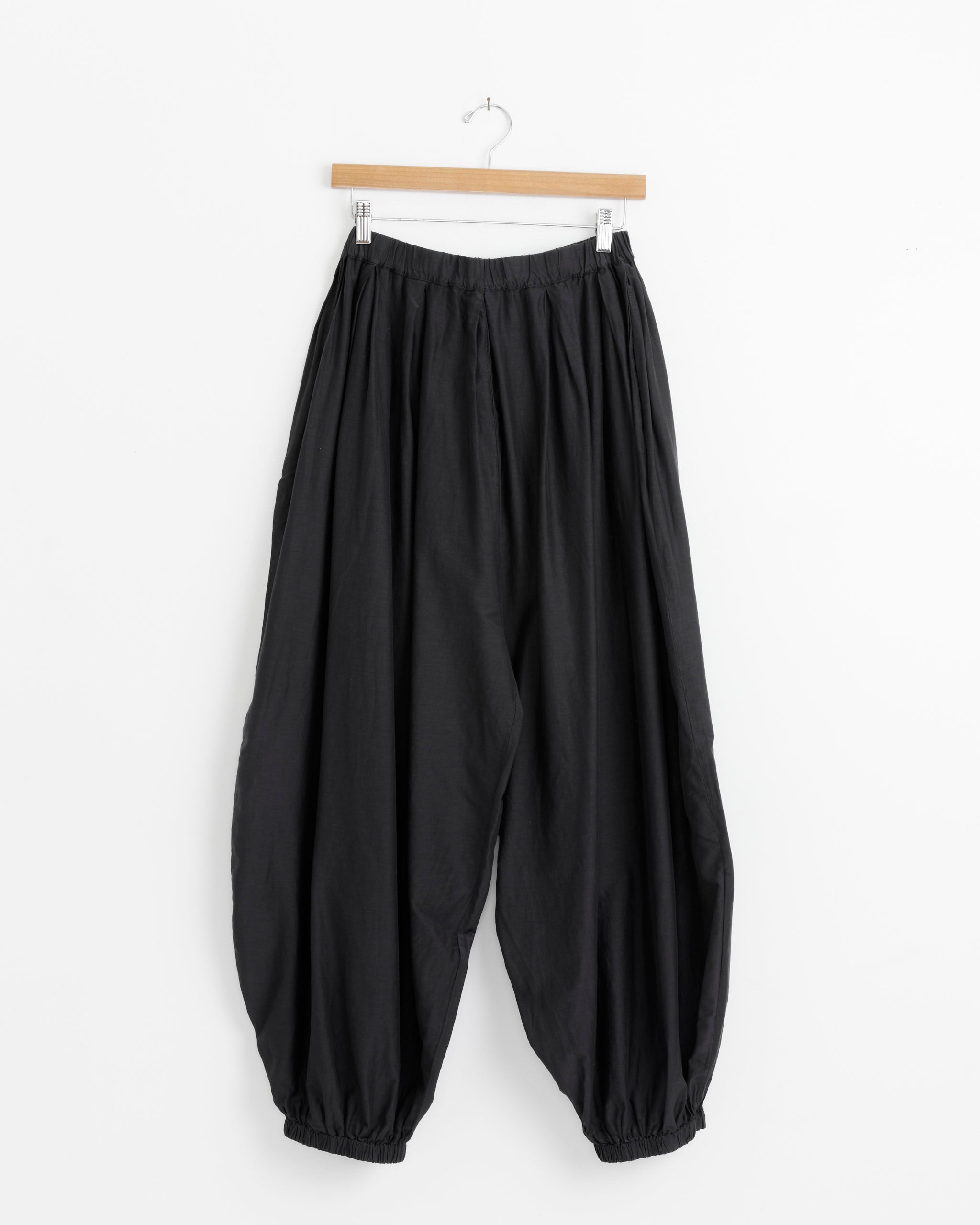 AKARI TACHIBANA U trouser ヘンプ　パンツ　ブラック Akari Pant in Faded Black