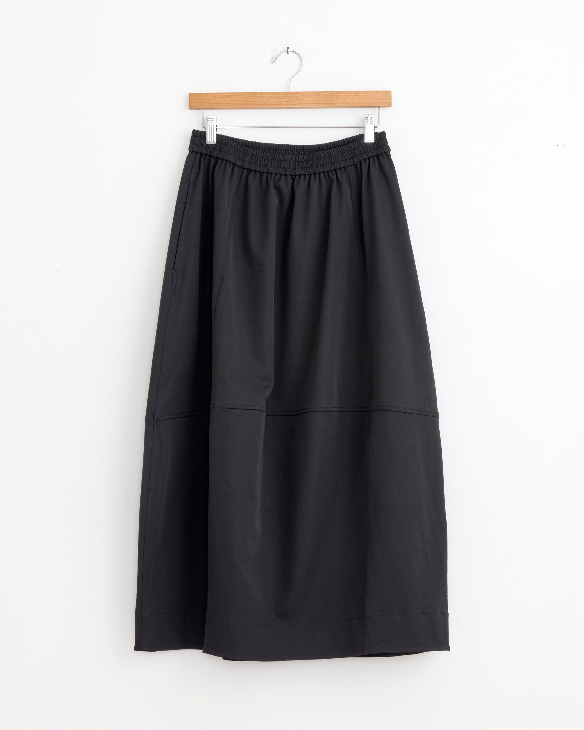 Balloon Midi Skirt in Black