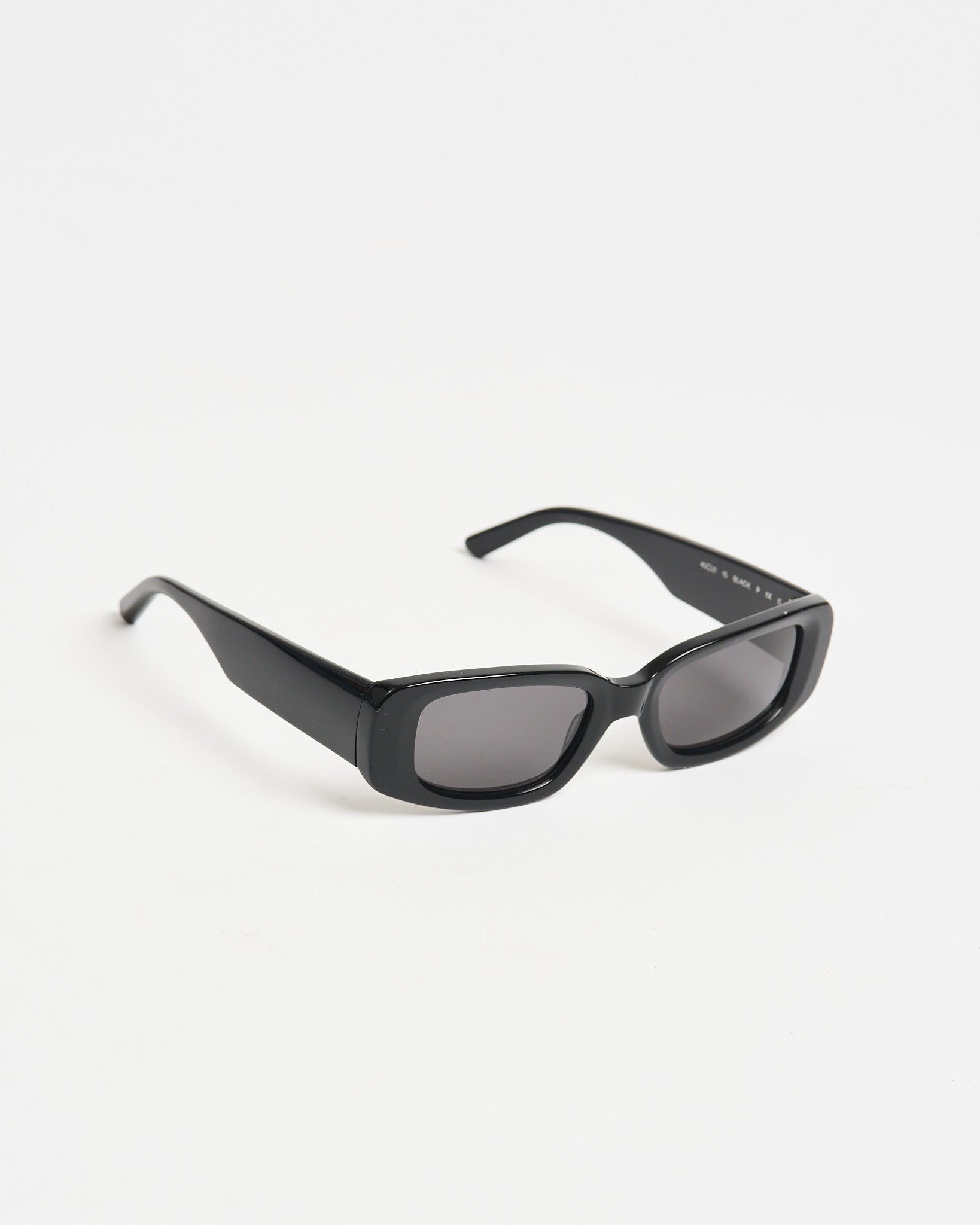 10.2 Sunglasses in Black