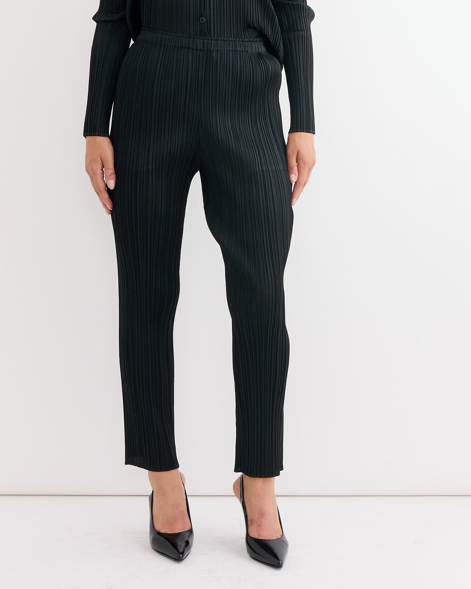 Basics Pant in Black - Black / 3 (223374)