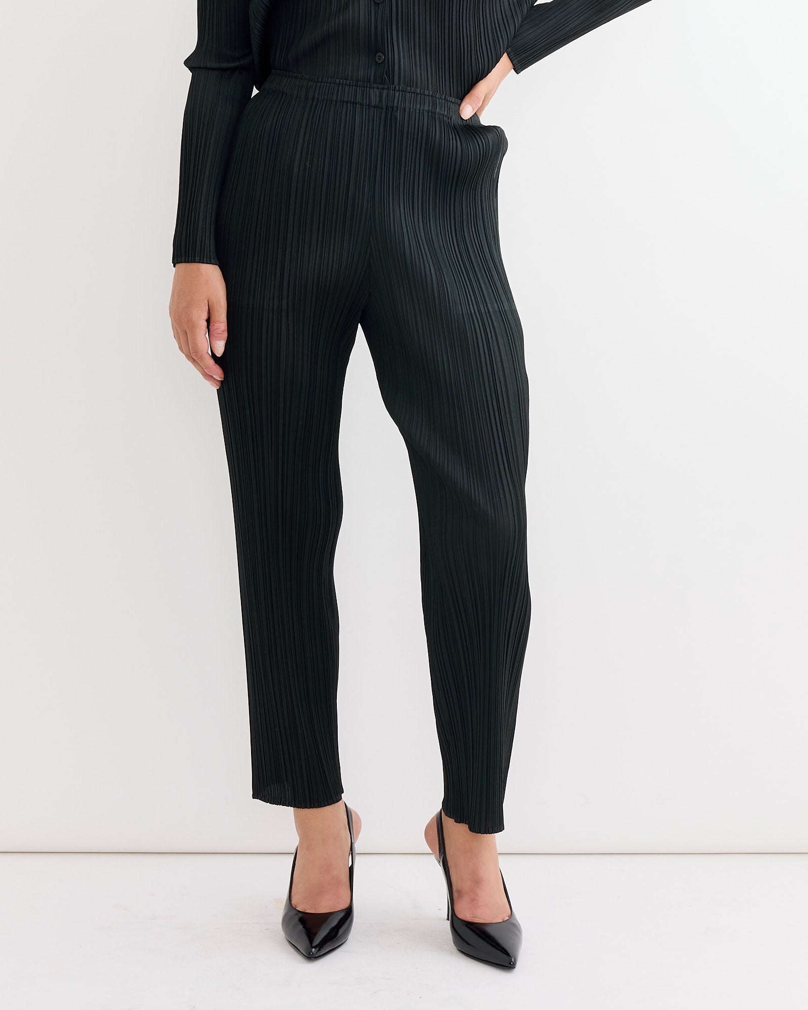 Basics Pant in Black - Black / 3 (223374)