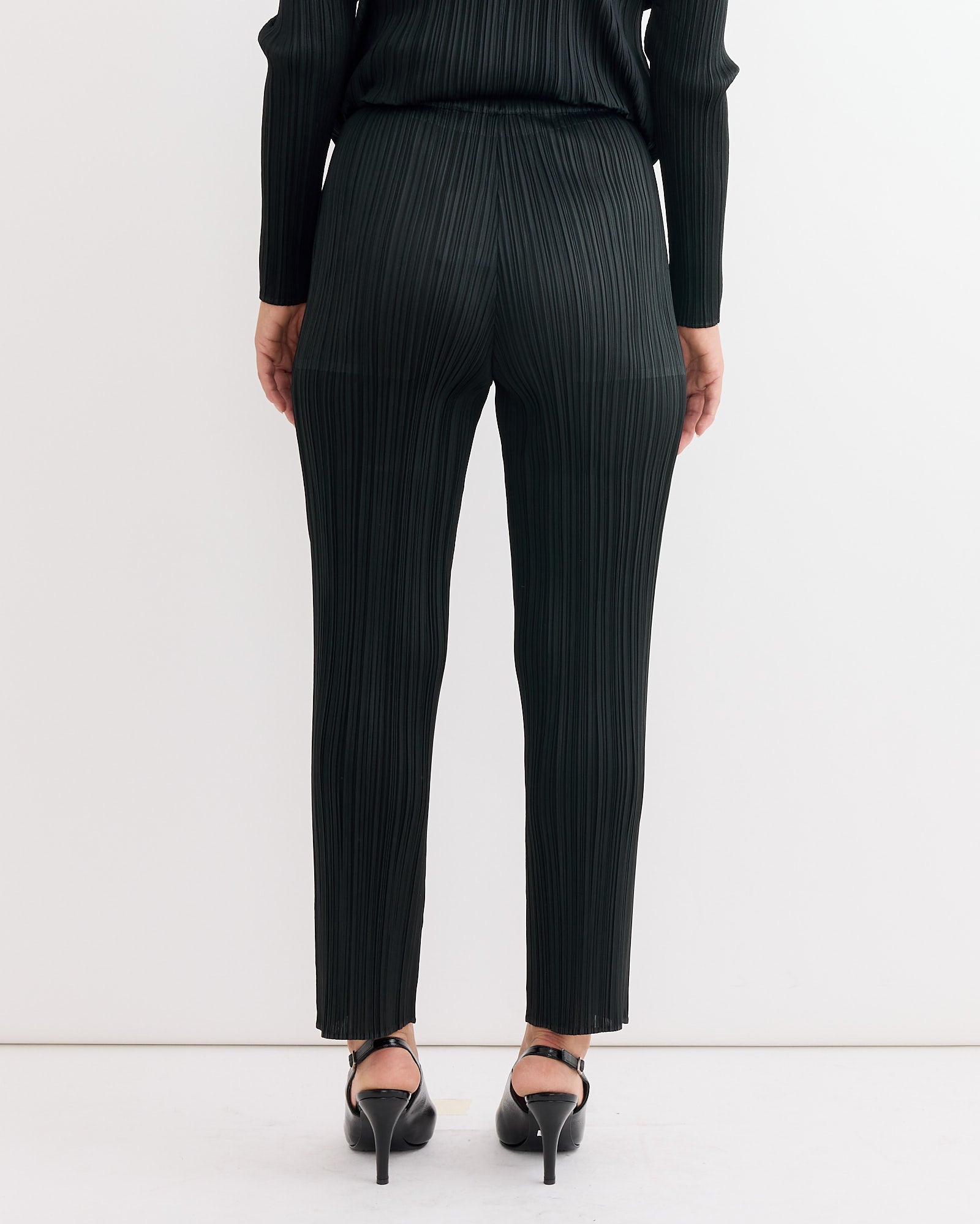 Basics Pant in Black - Black / 3 (223374)
