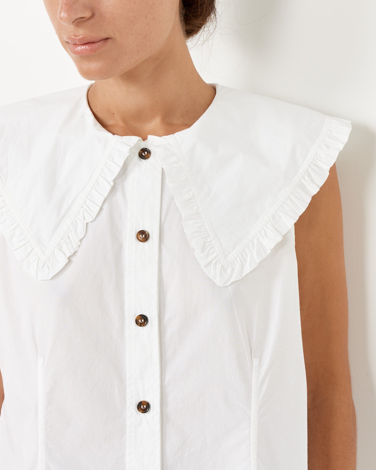 Sleeveless Shirt in Bright White