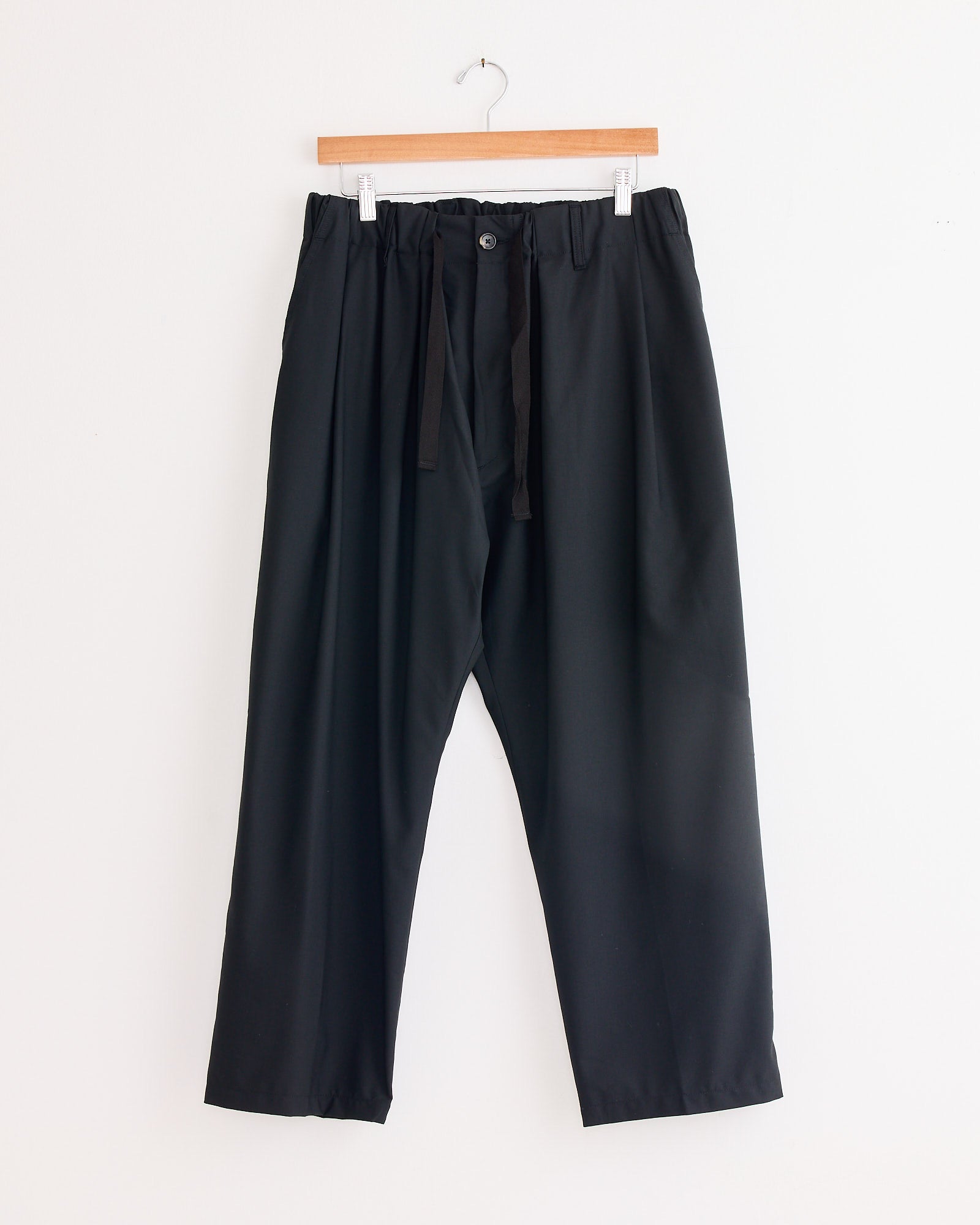 Sillage baggy trousers corduroy ブラック Sillage baggy trousers corduroy ブラック Sillage / baggy trousers