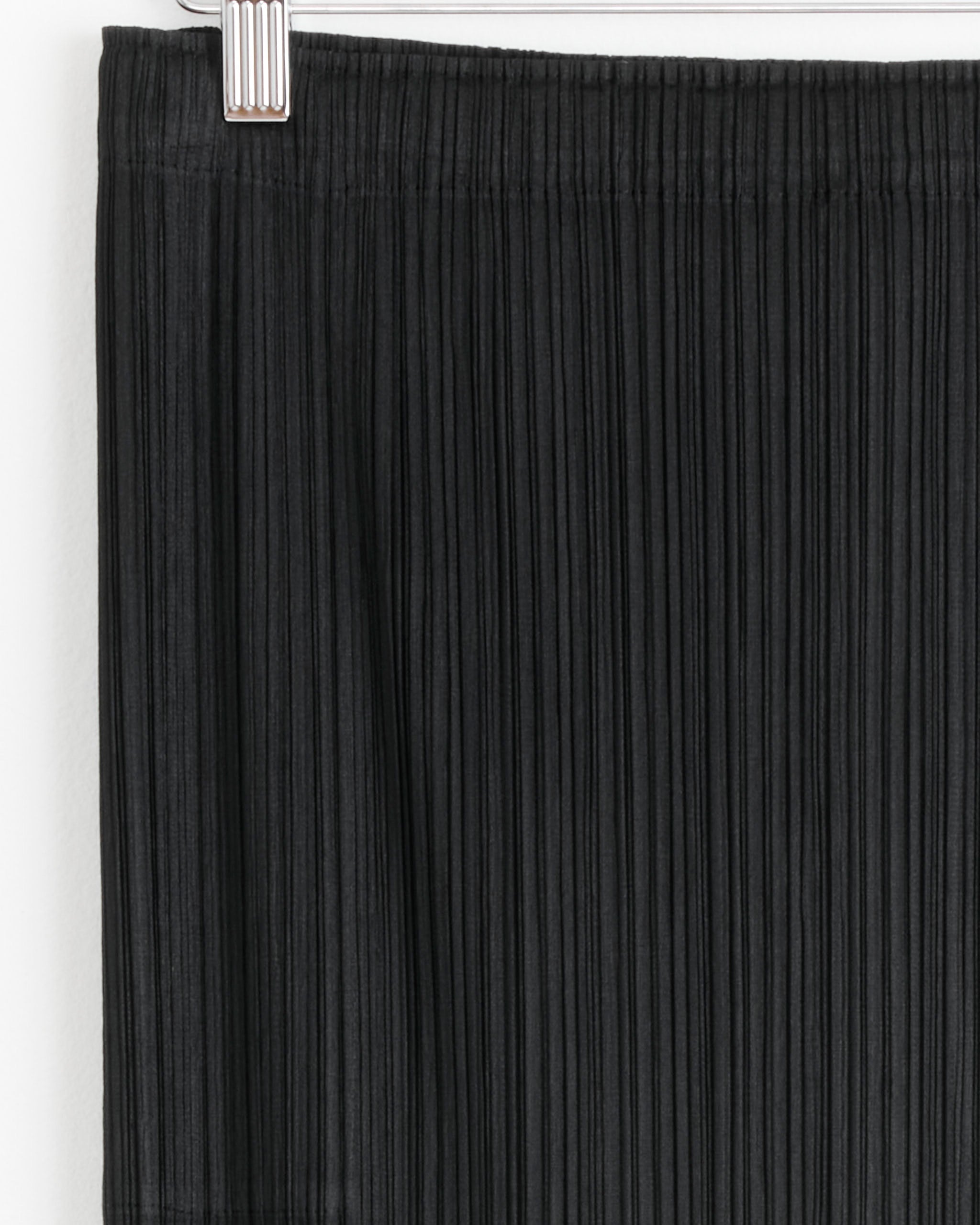 Basics Skirt in Black