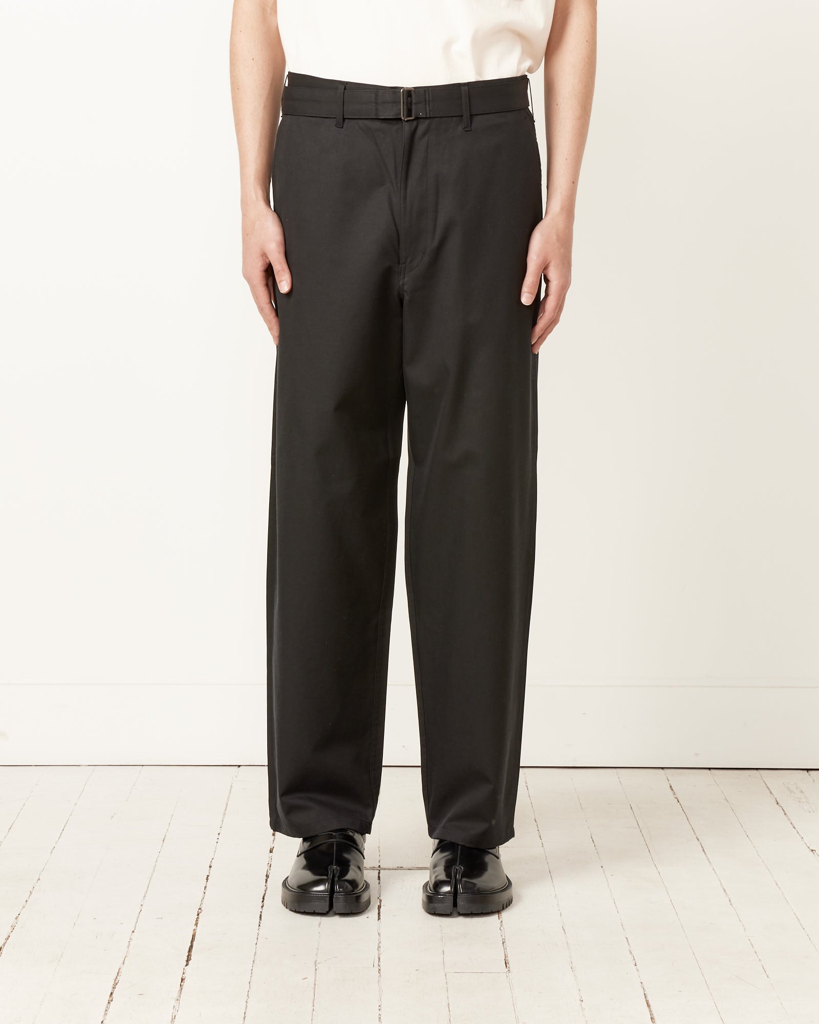 Silk Chambray Belted Pant in Black