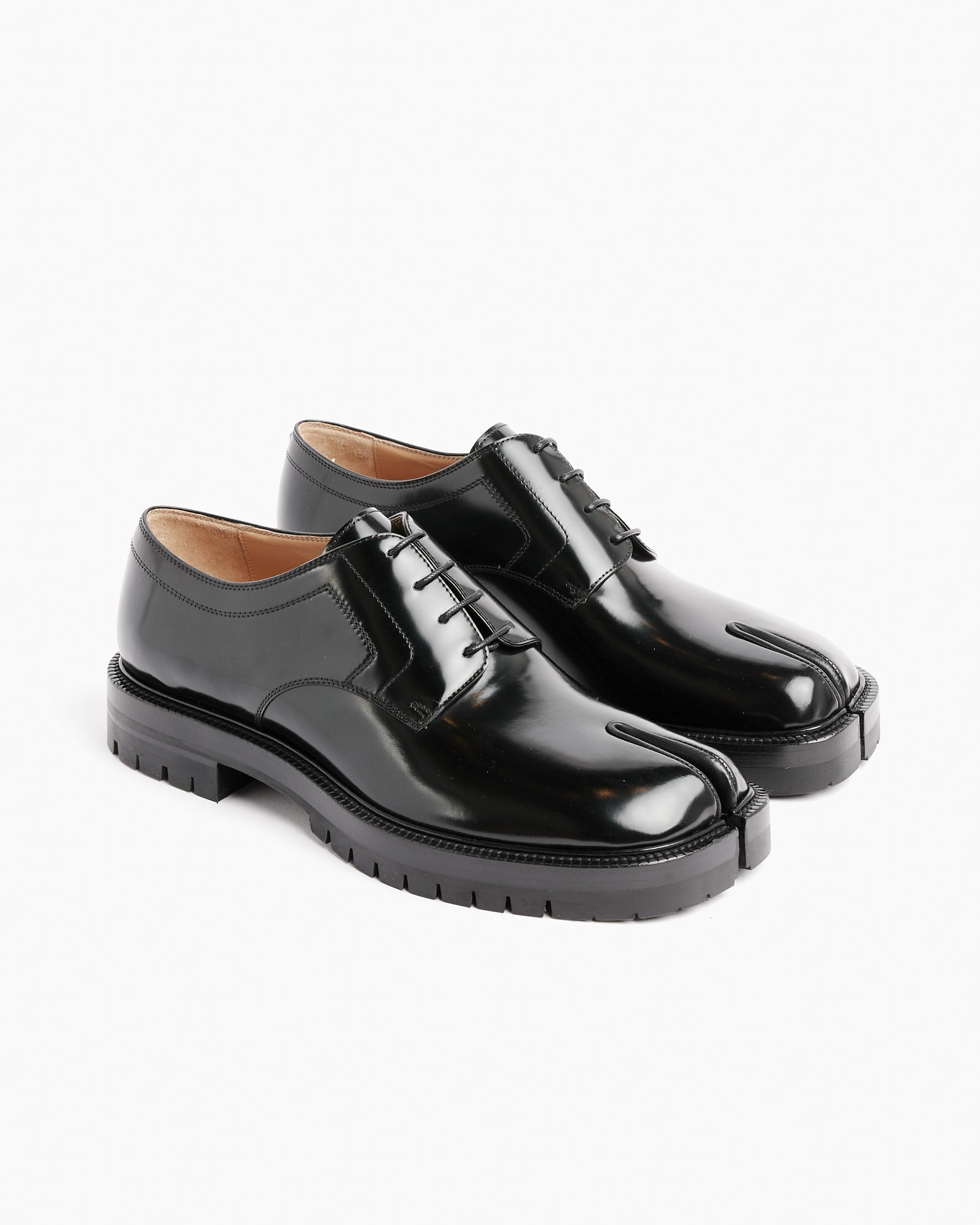 Tabi County Lace-Up in Black