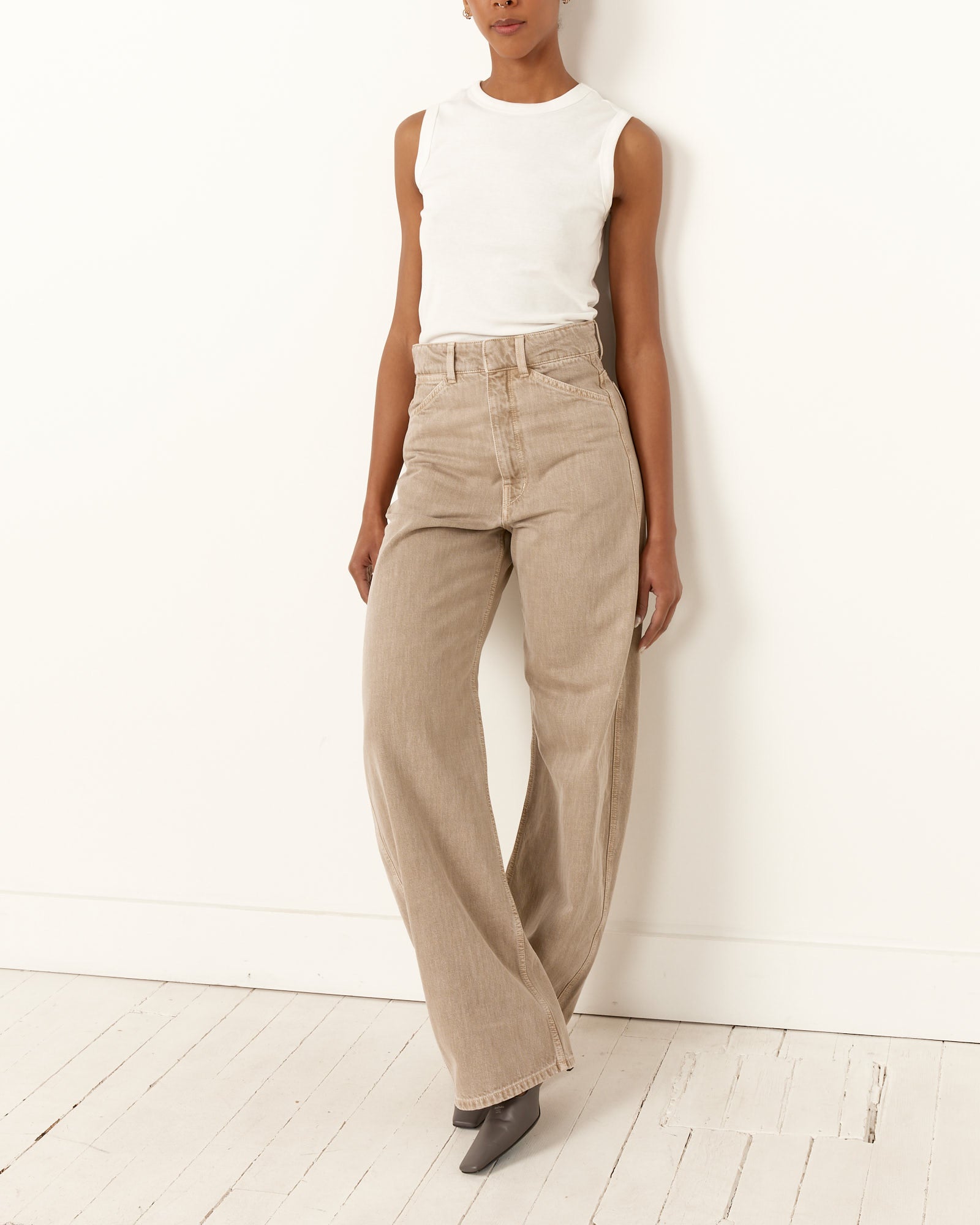High Waisted Curved Pant in Snow Beige