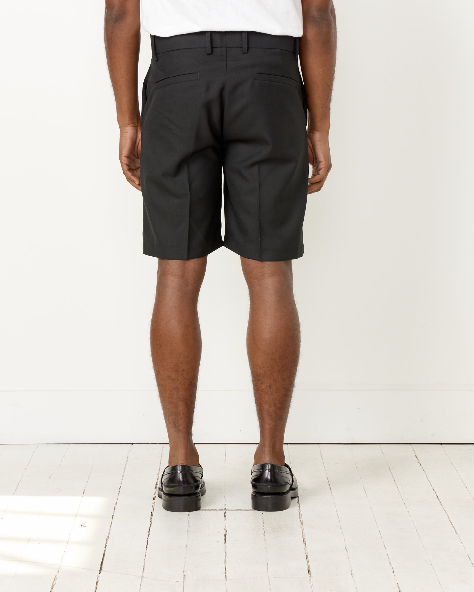 Sven Shorts in Black