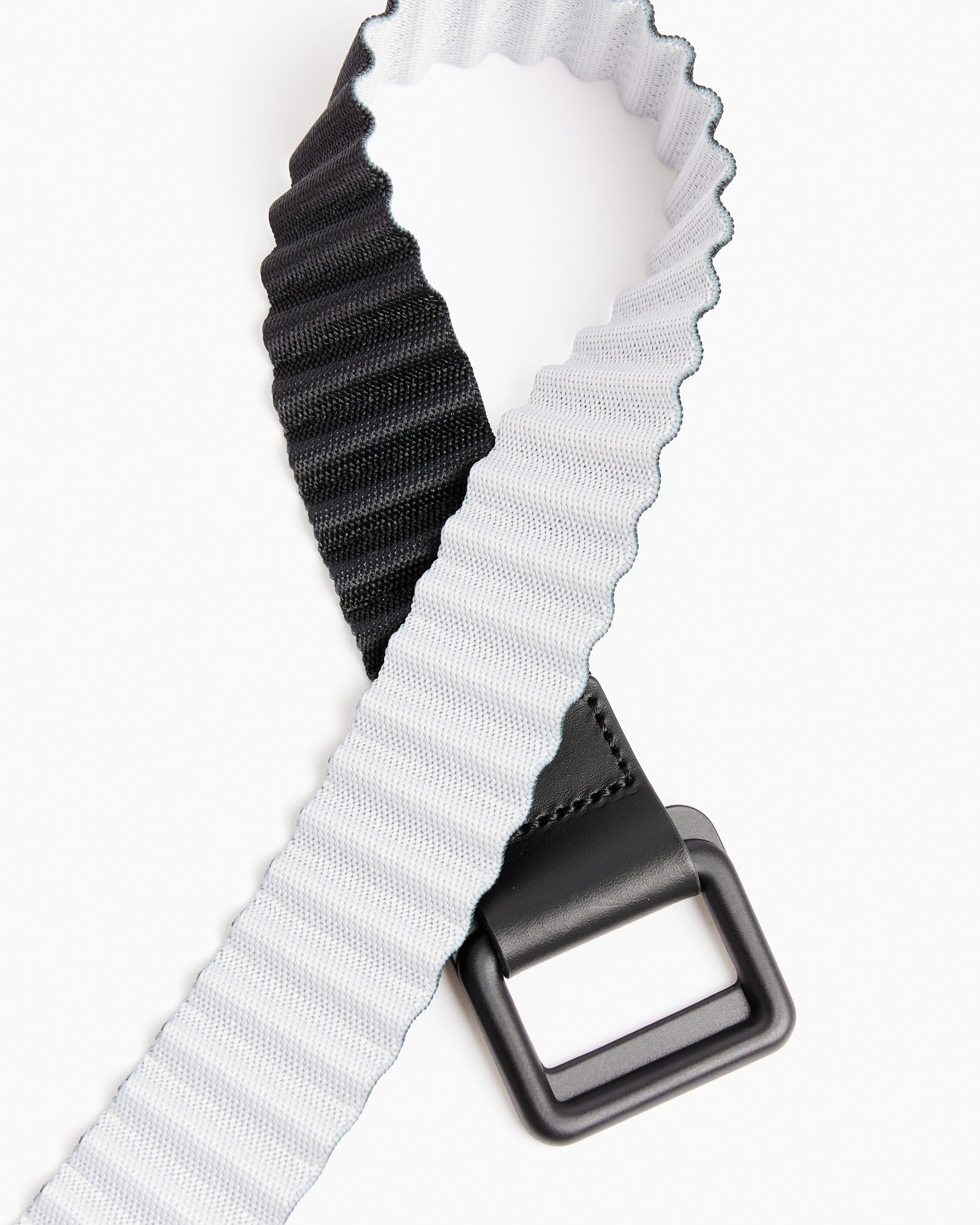 Pleat Belt in Charcoal/Light Grey