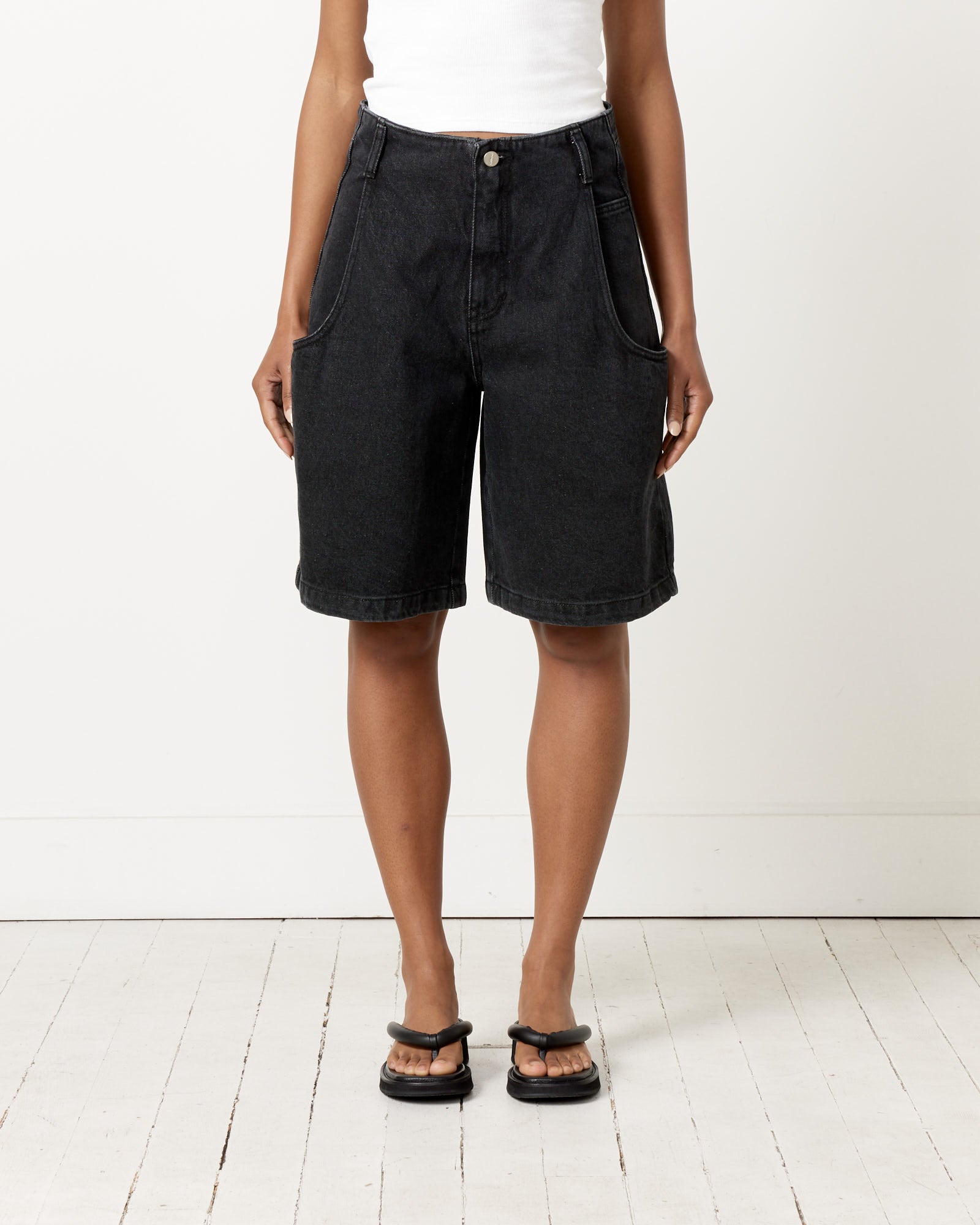 Cut-Out Pocket Denim Shorts in Black