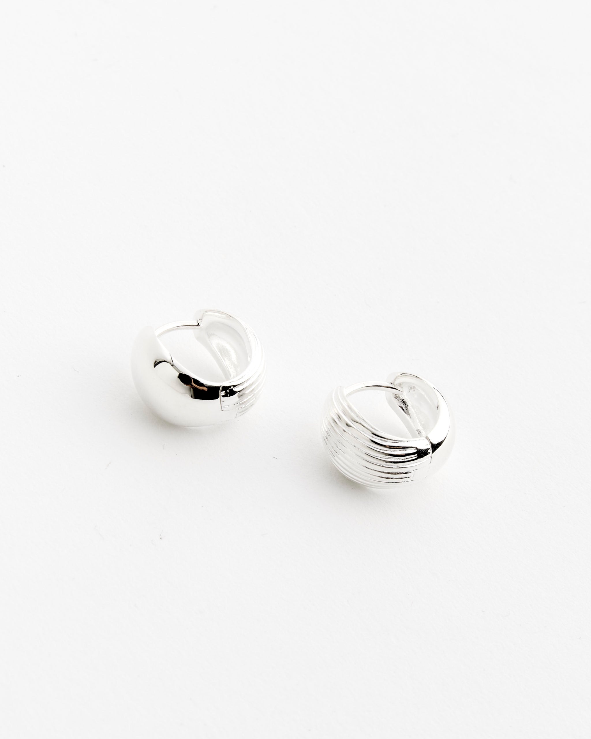 Reversible Hinged Hoops
