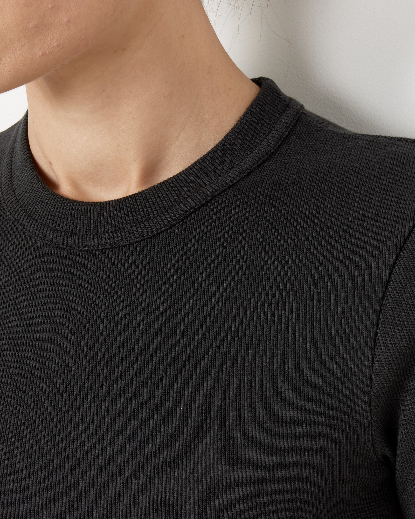 Ribbed Cropped Baby T-Shirt in Black