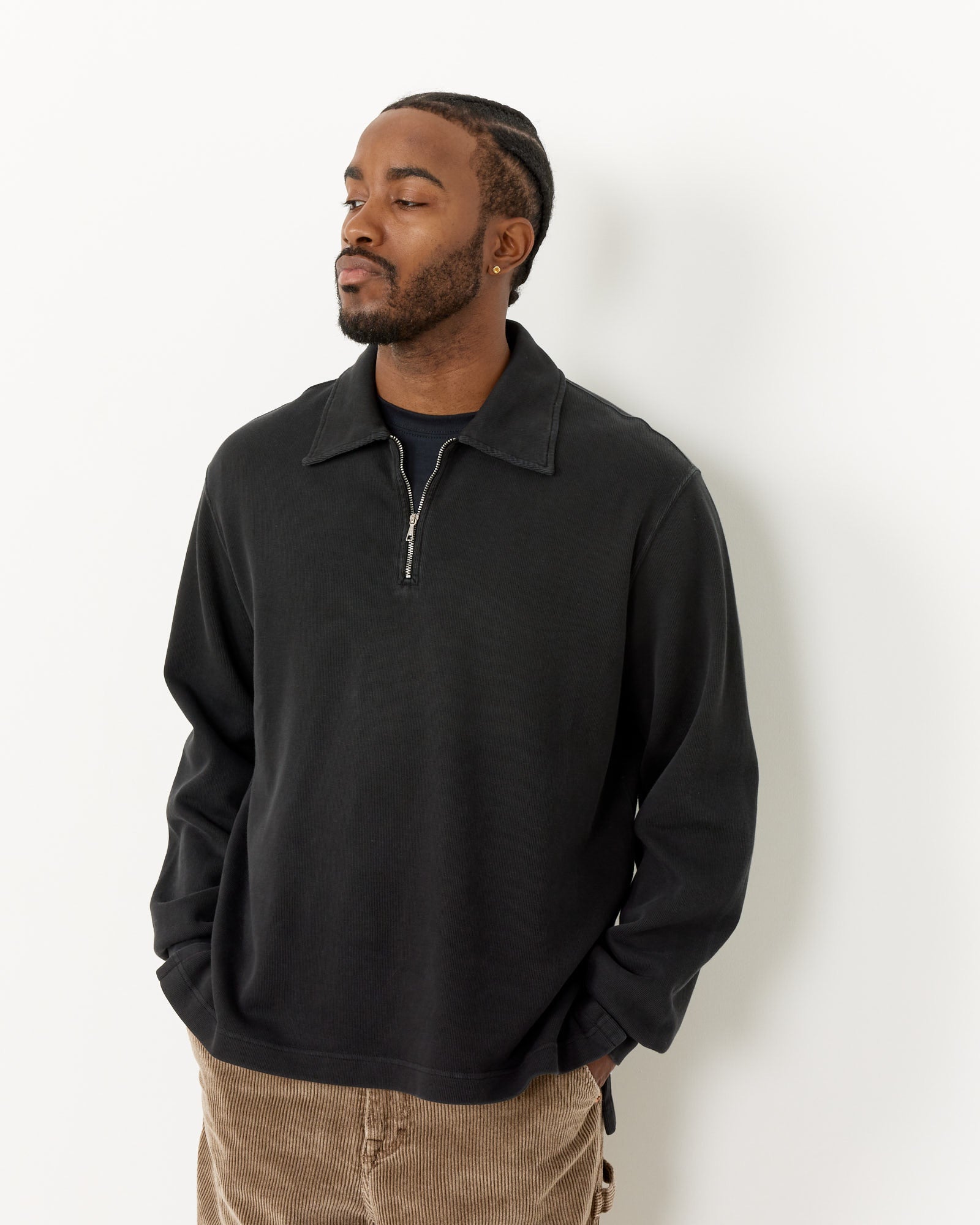 Lad Sweatshirt in Worn Black Athletic rib