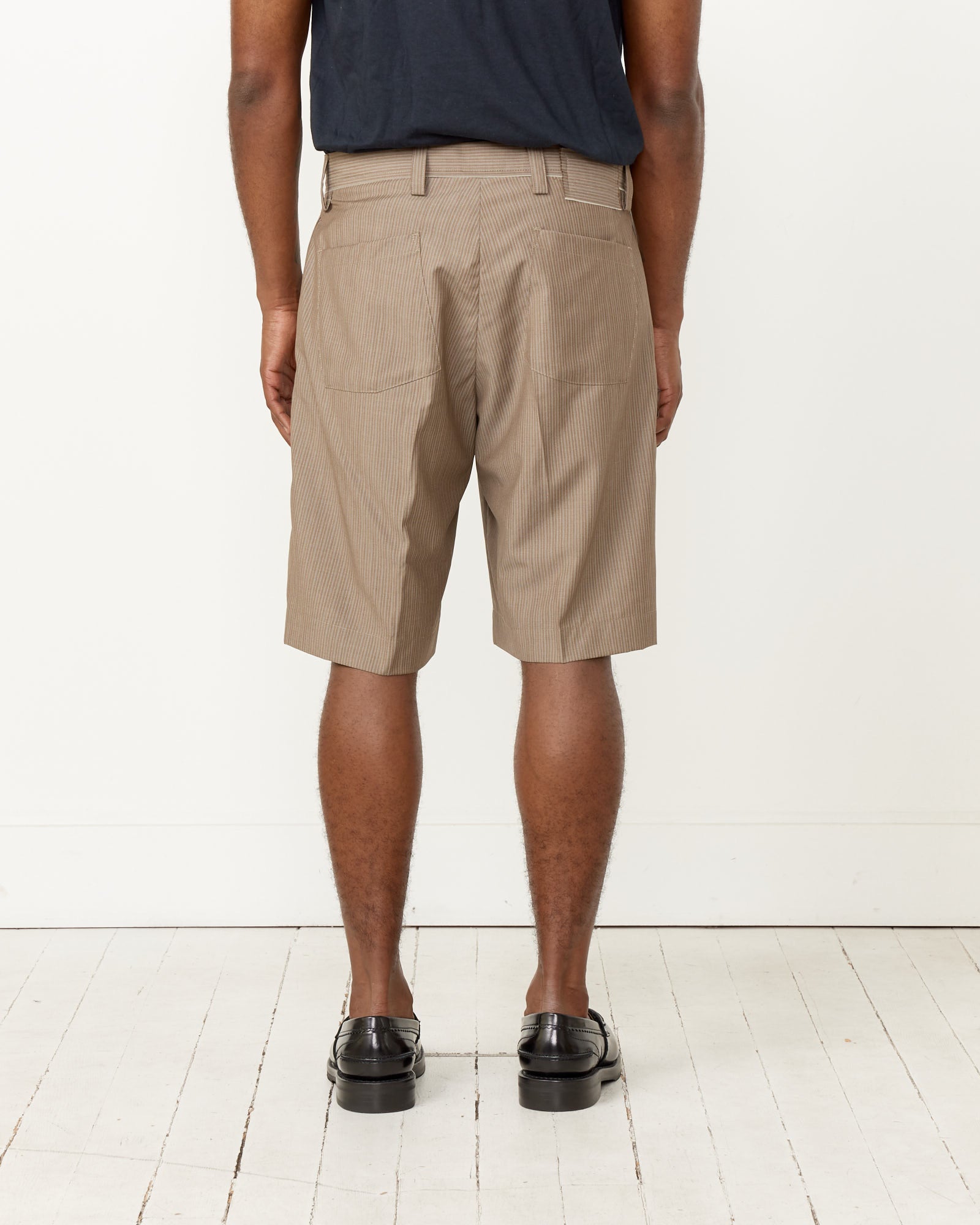 Classic Shorts in Taupe Grey