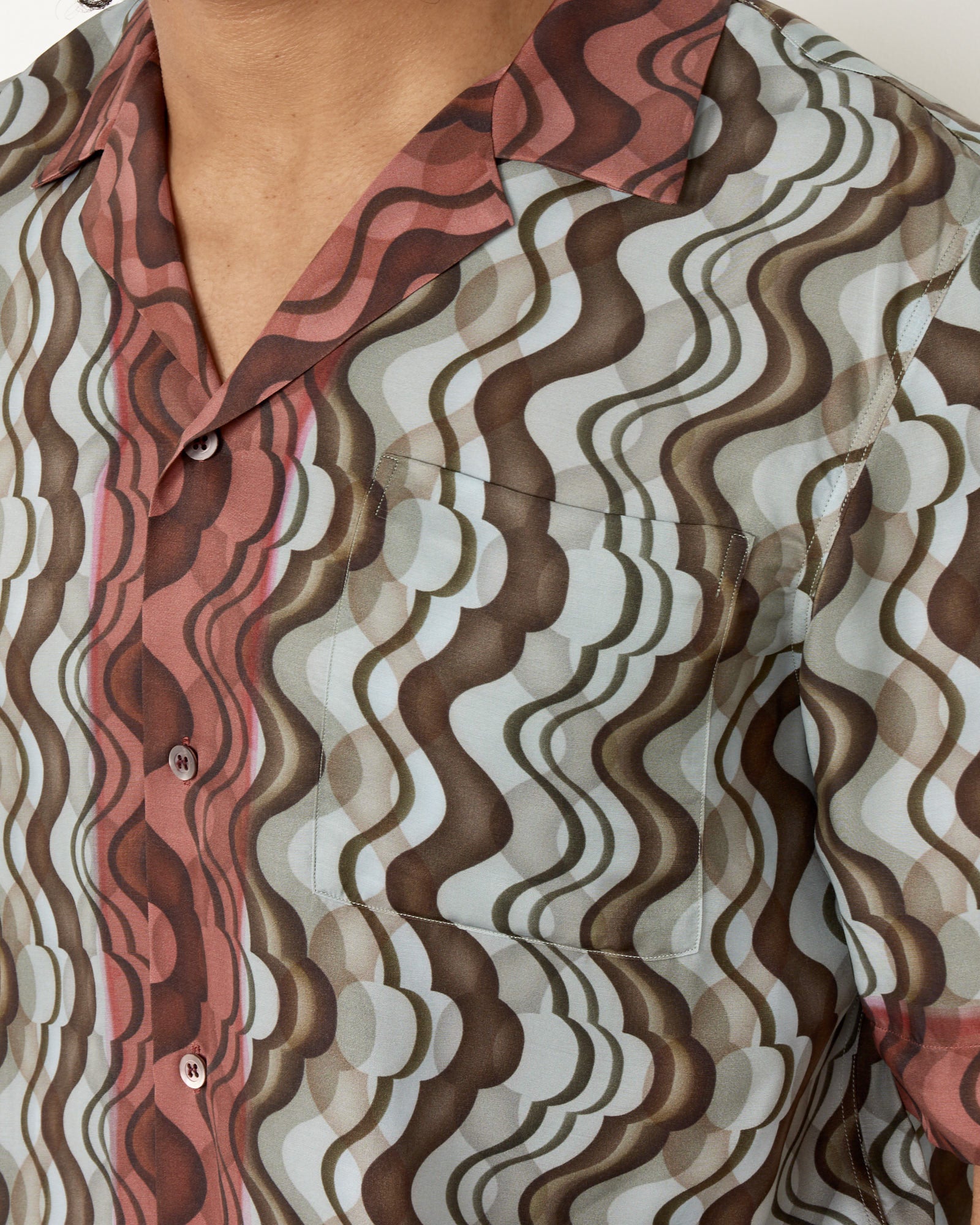 Graphic Shirt in Brown
