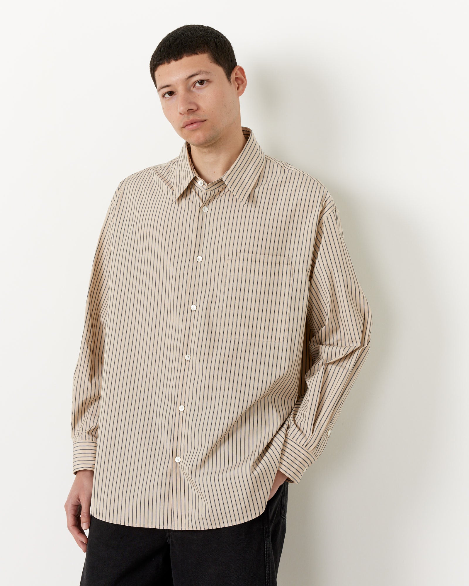 Double Pocket Shirt in Mastic/Navy/White