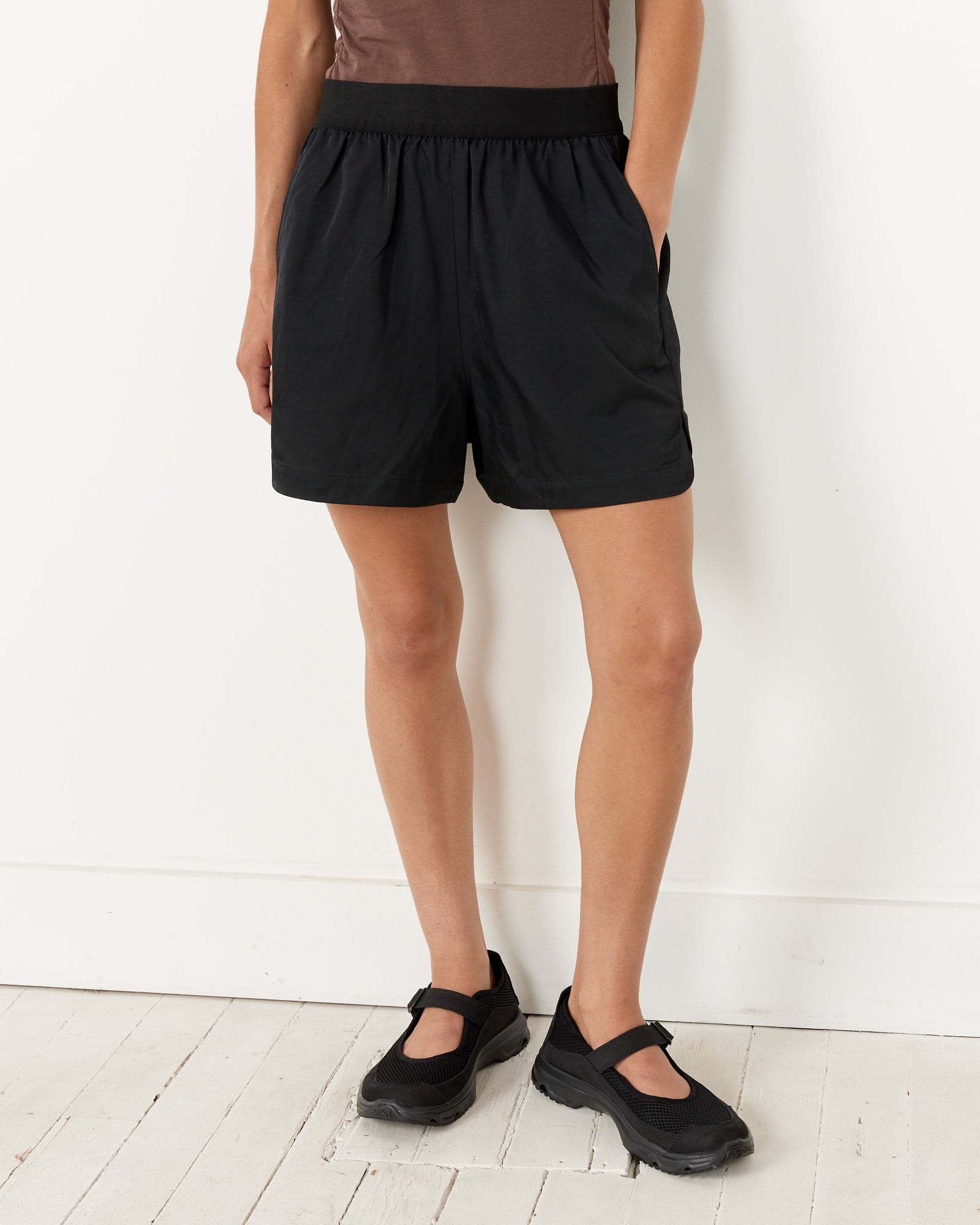 Drapee Suiting Pull On Short in Black
