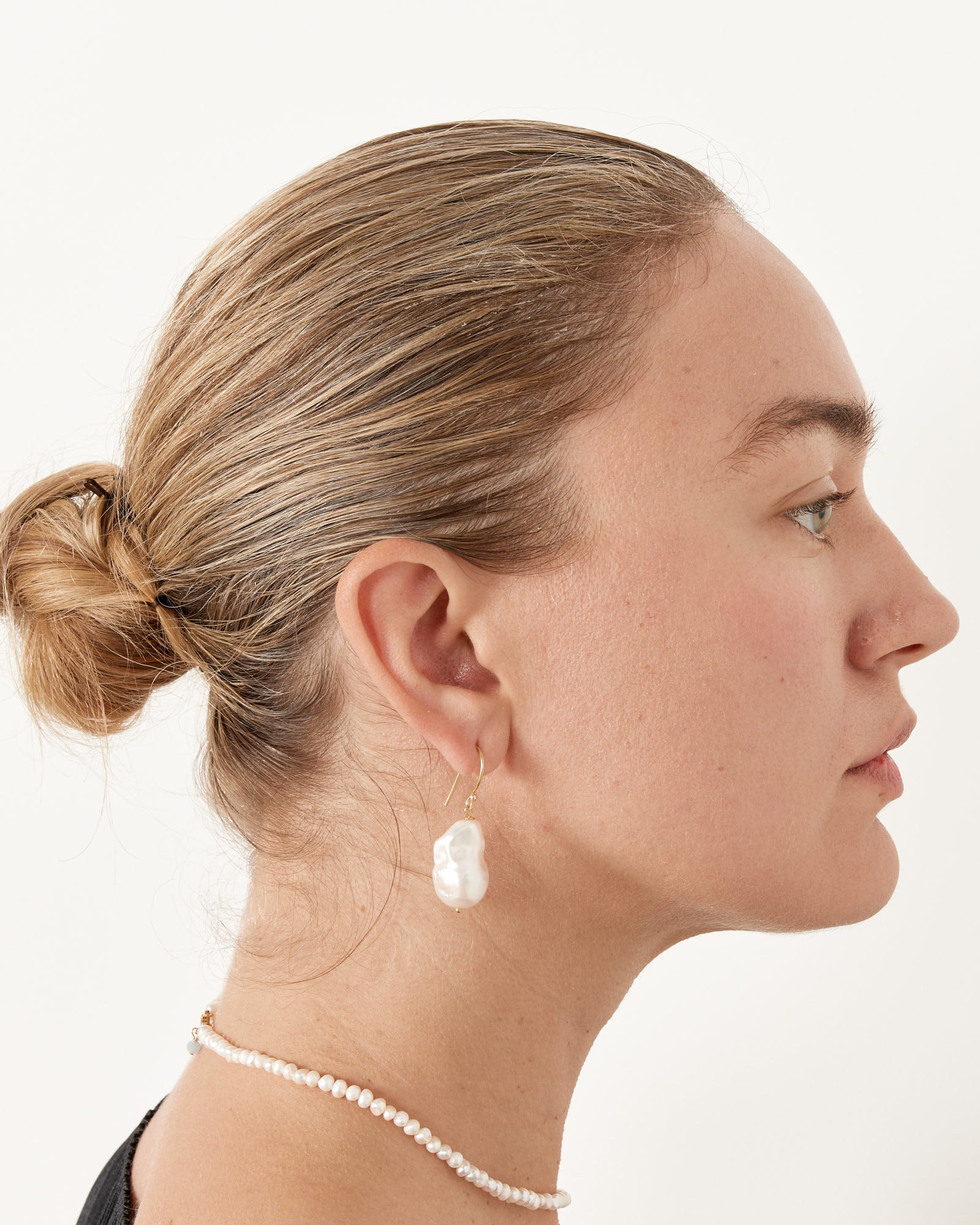 Luna Earrings in Pearl
