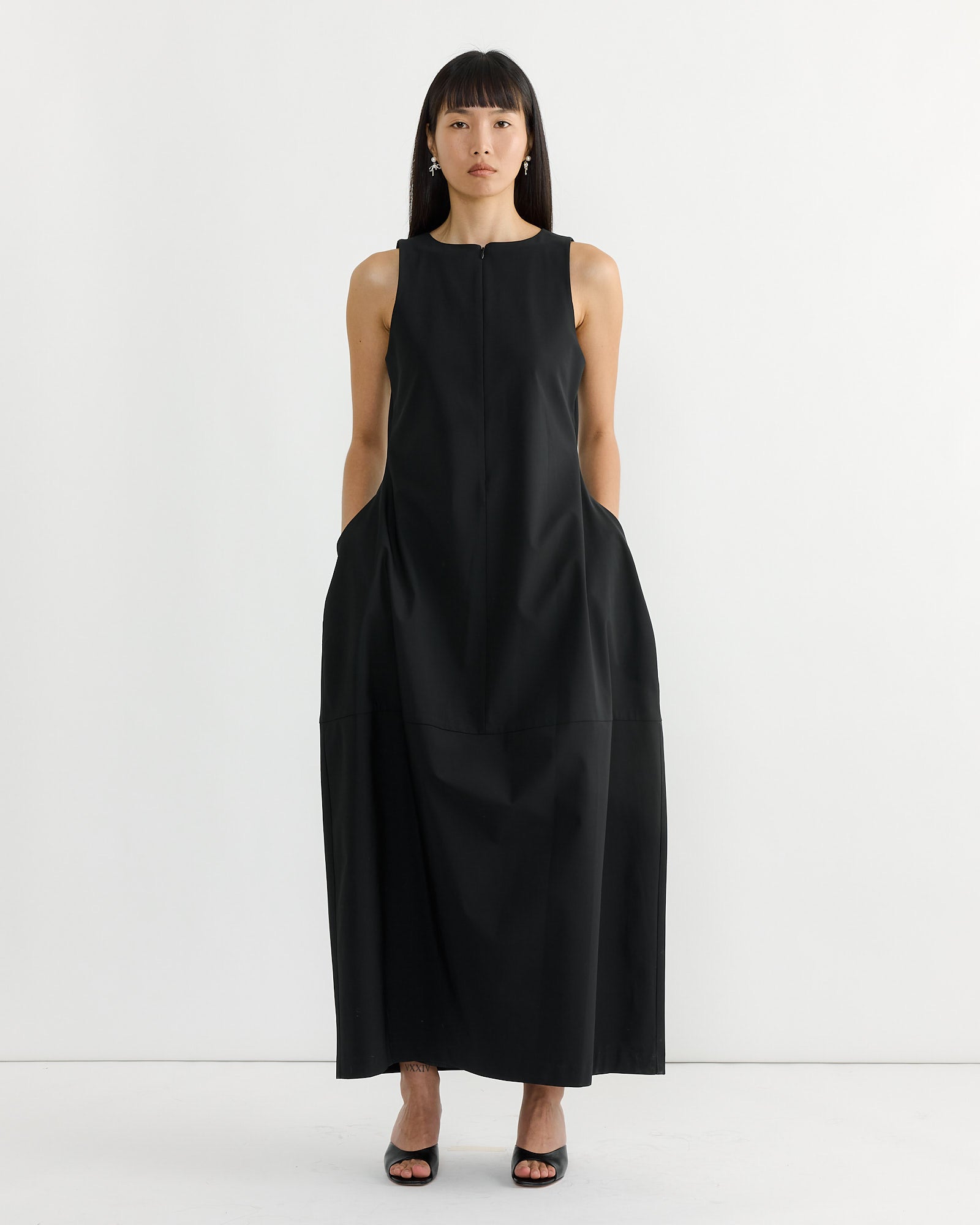 Hourglass Long Dress in Black Hourglass Long Dress in Black