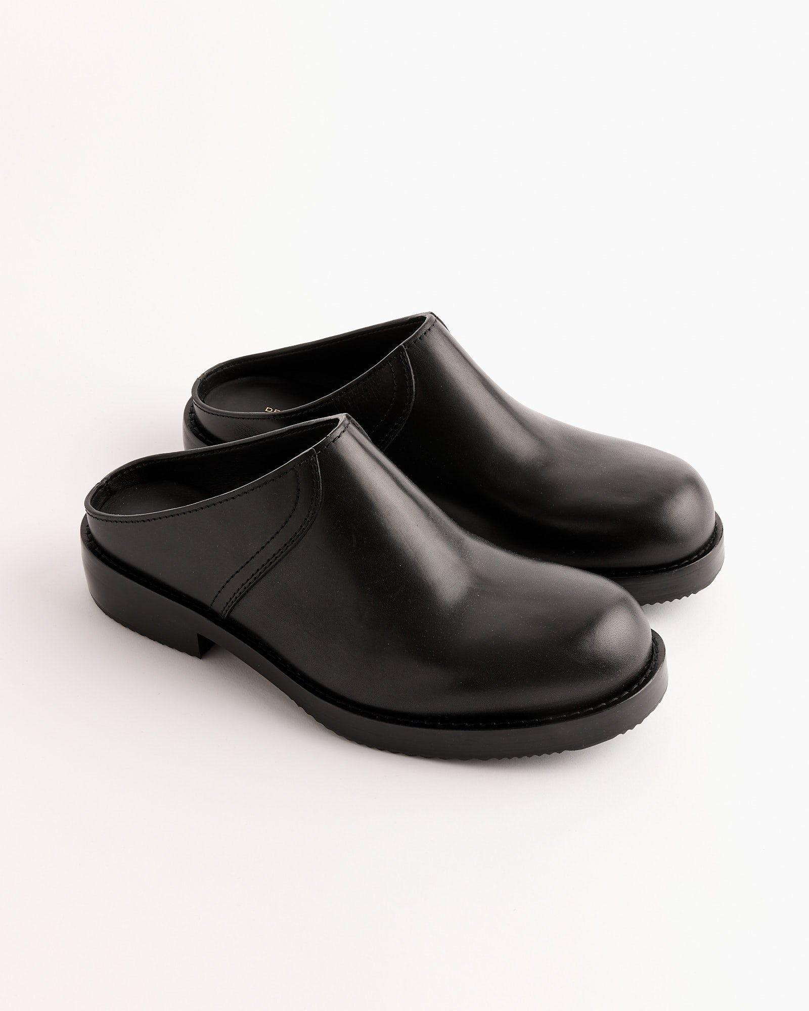 Leather Clogs in Black Leather Clogs in Black