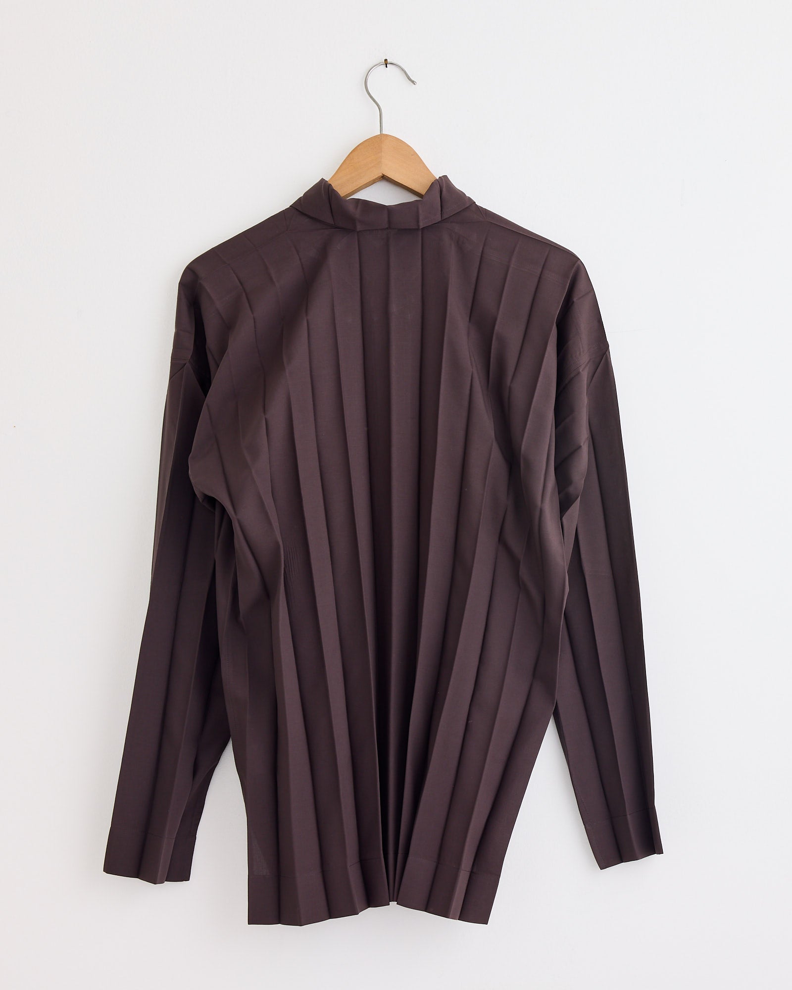 ISSEY MIYAKE MEN プリーツ長袖シャツ ダークブラウン Edge Shirt in Dark Brown