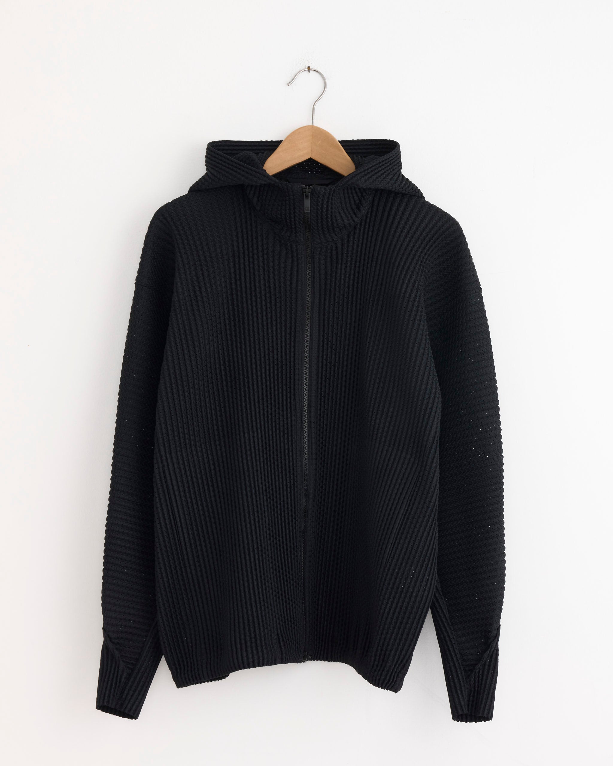 HOMME PLISSÉ ISSEYMIYAKE　ジップパーカー 3 ブラック Homme Plisse Issey Miyake - Black Mc December Hoodie – Frances May