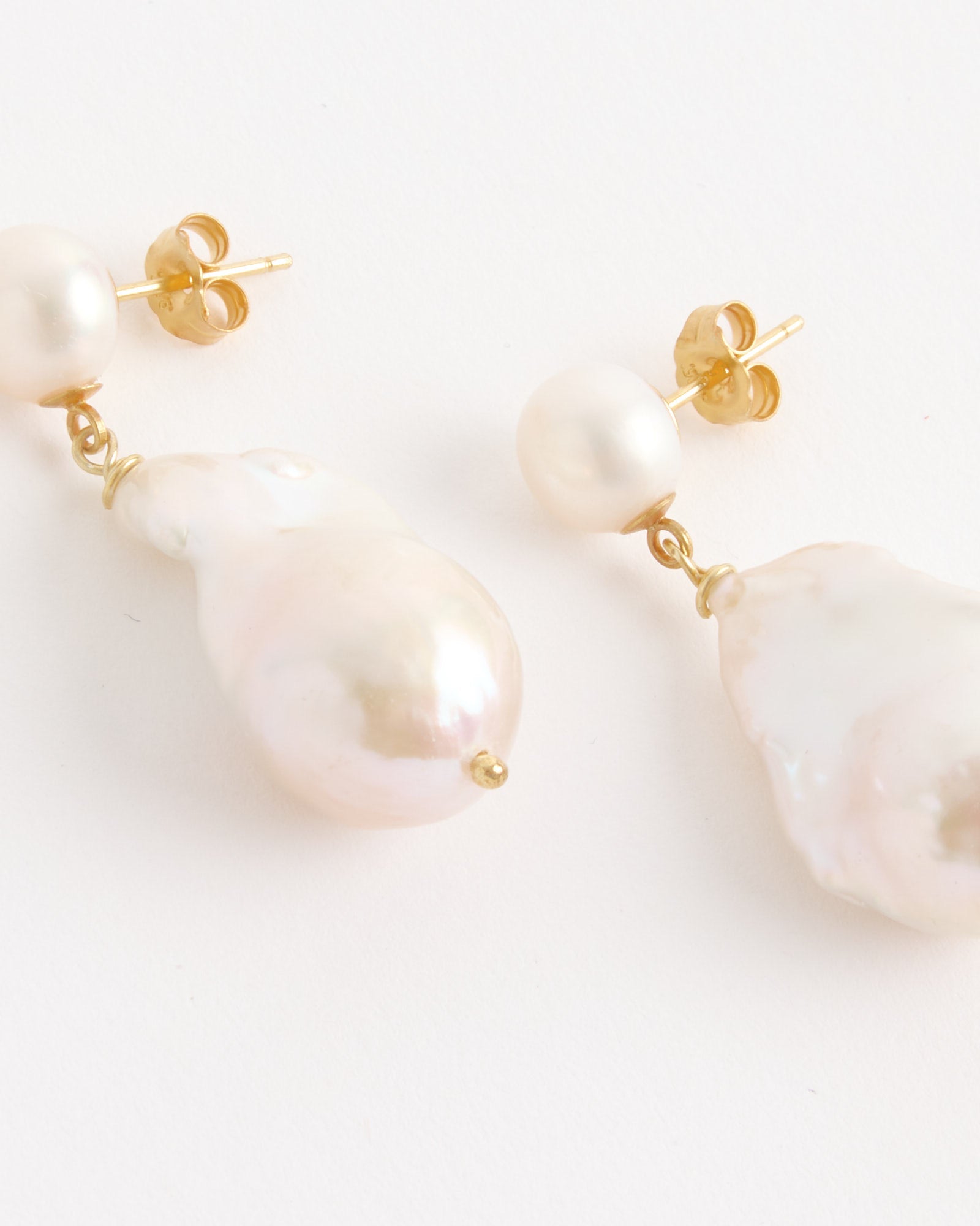 Hai Bell Earrings - Double Pearl / OS (274675)