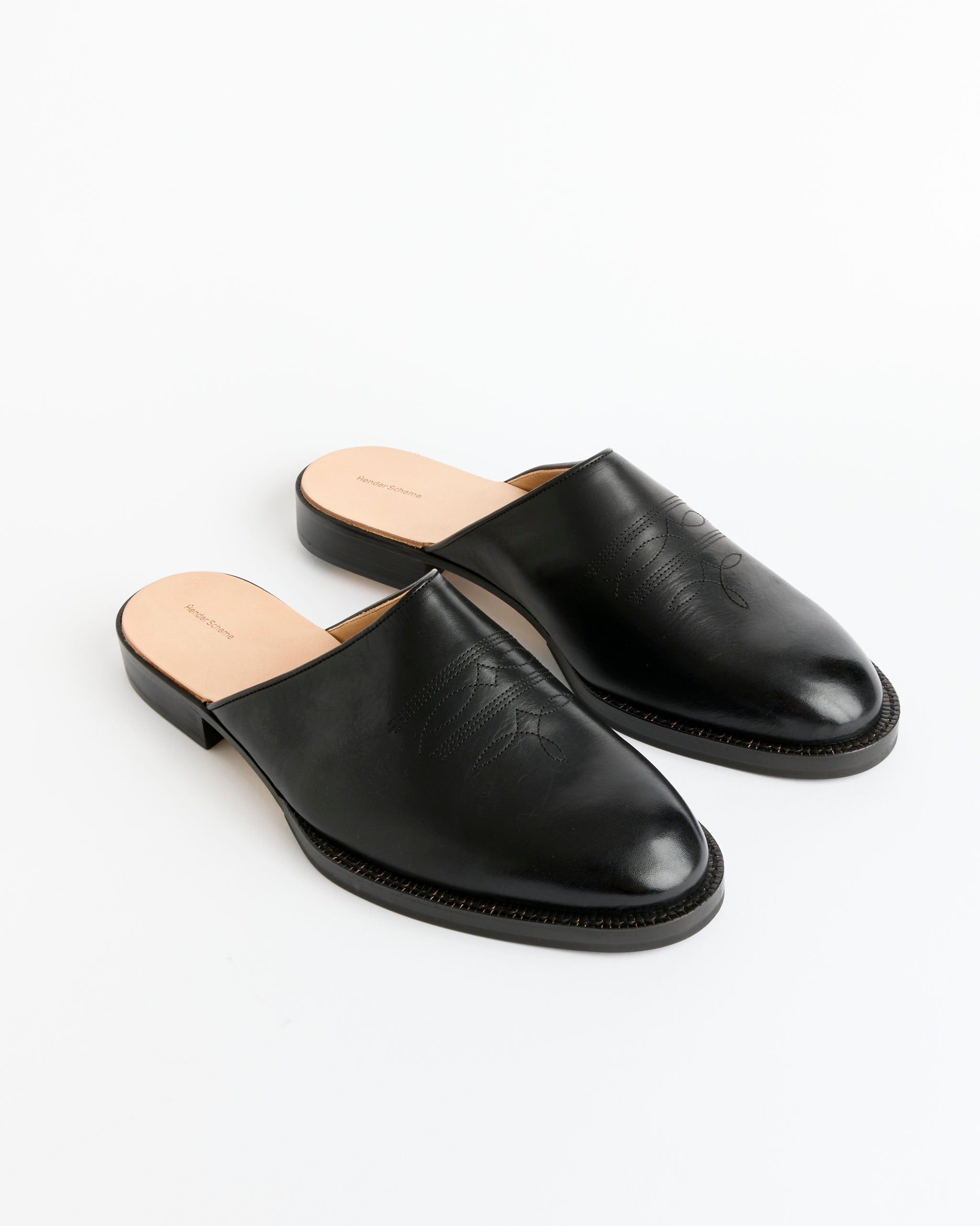 Hender Scheme Cheak Mule Black - Black / 7 (275762)