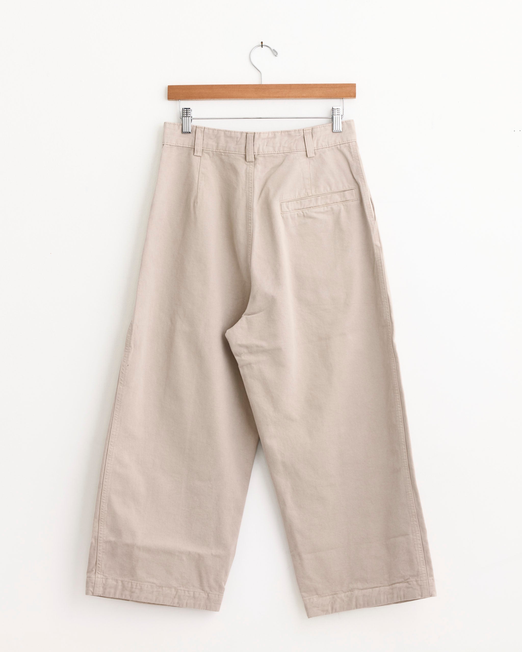 Open Dart Pant in Sand