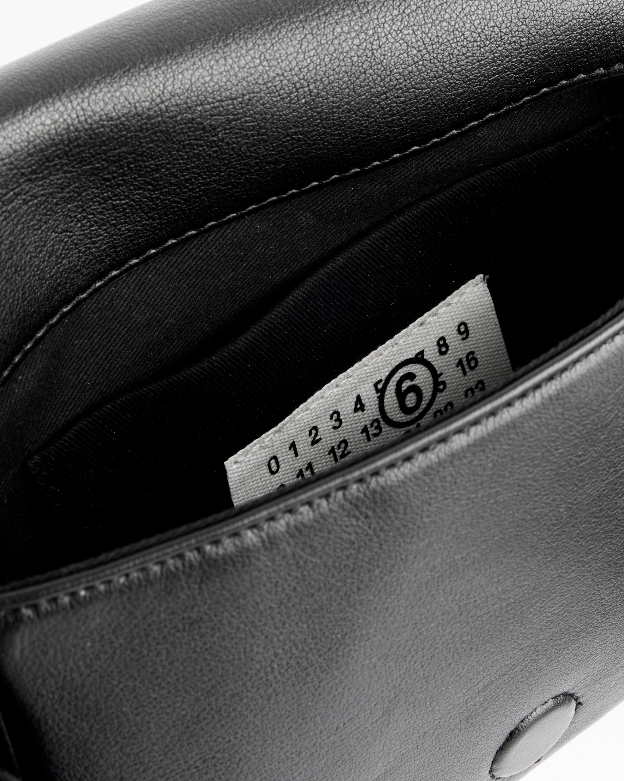 MM6 SB5ZH0033 Small Glove Bag - Black - Black / OS (277256)
