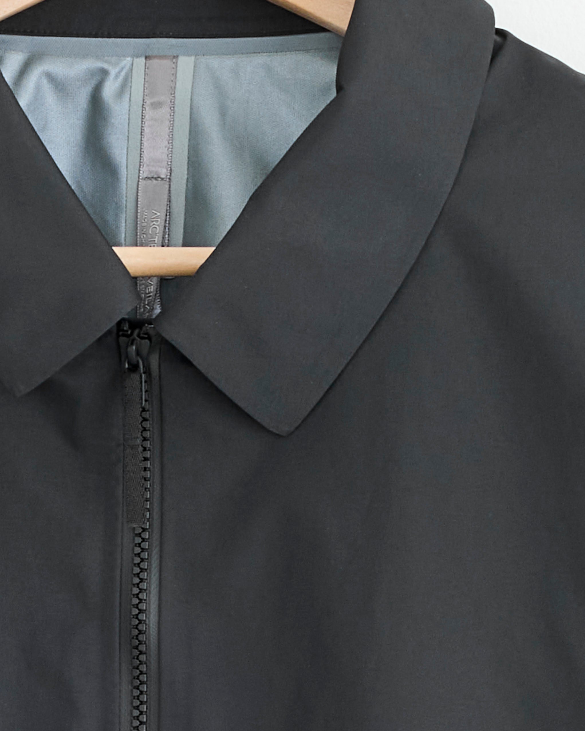 Centroid Jacket in Black