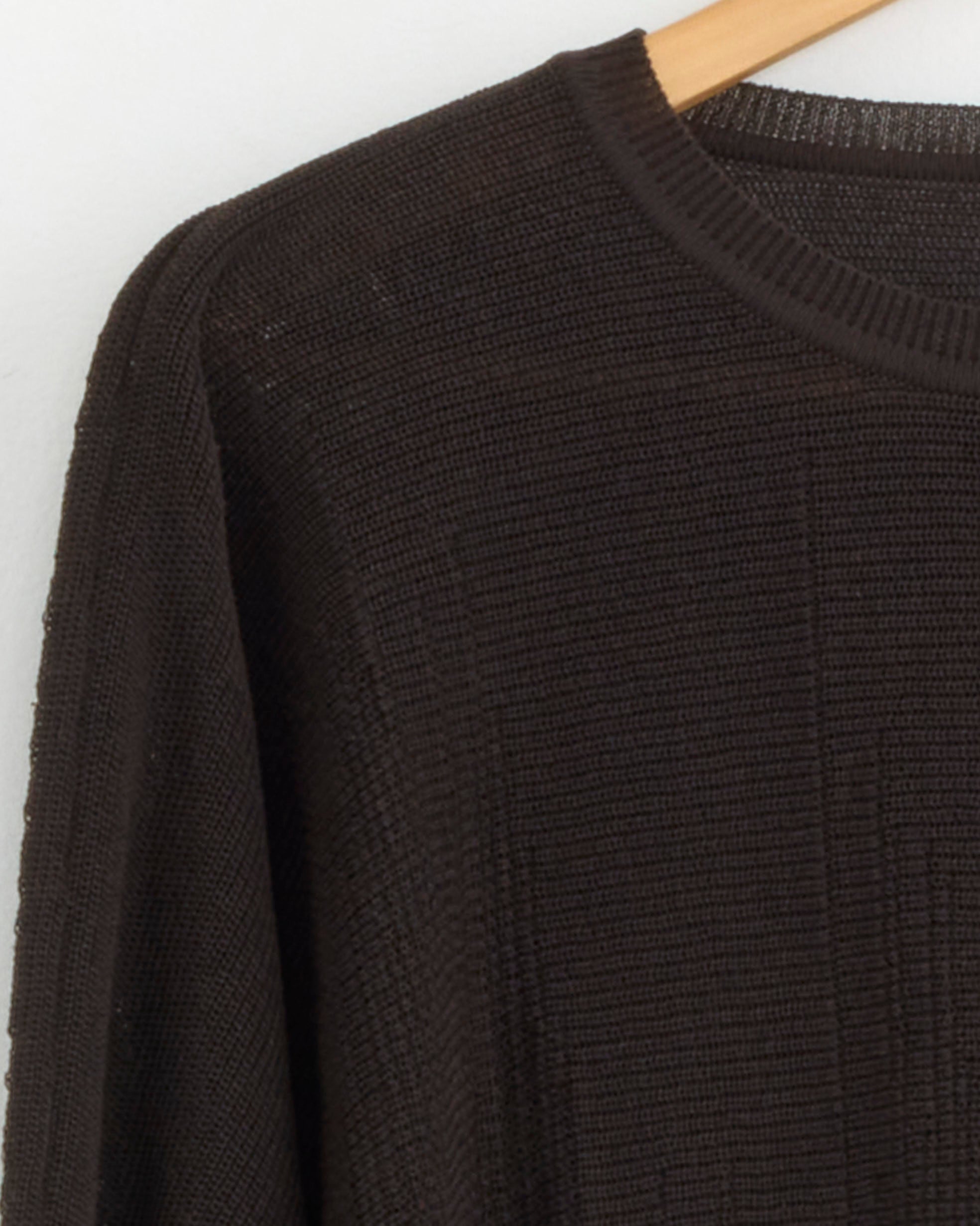 Brush Close Up Knit in Brown