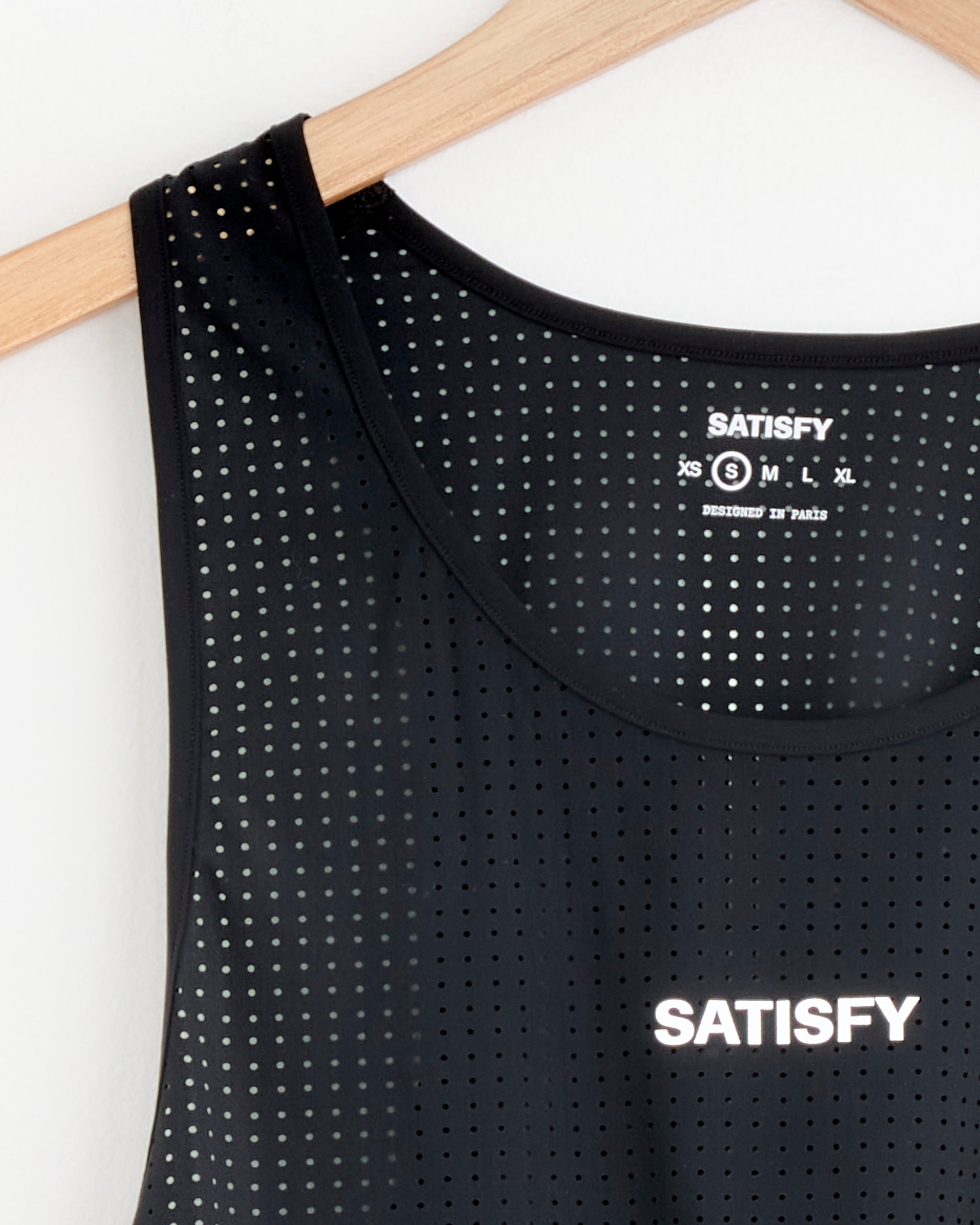 Satisfy Running Space-O Cropped Singlet - Black / S (278611)