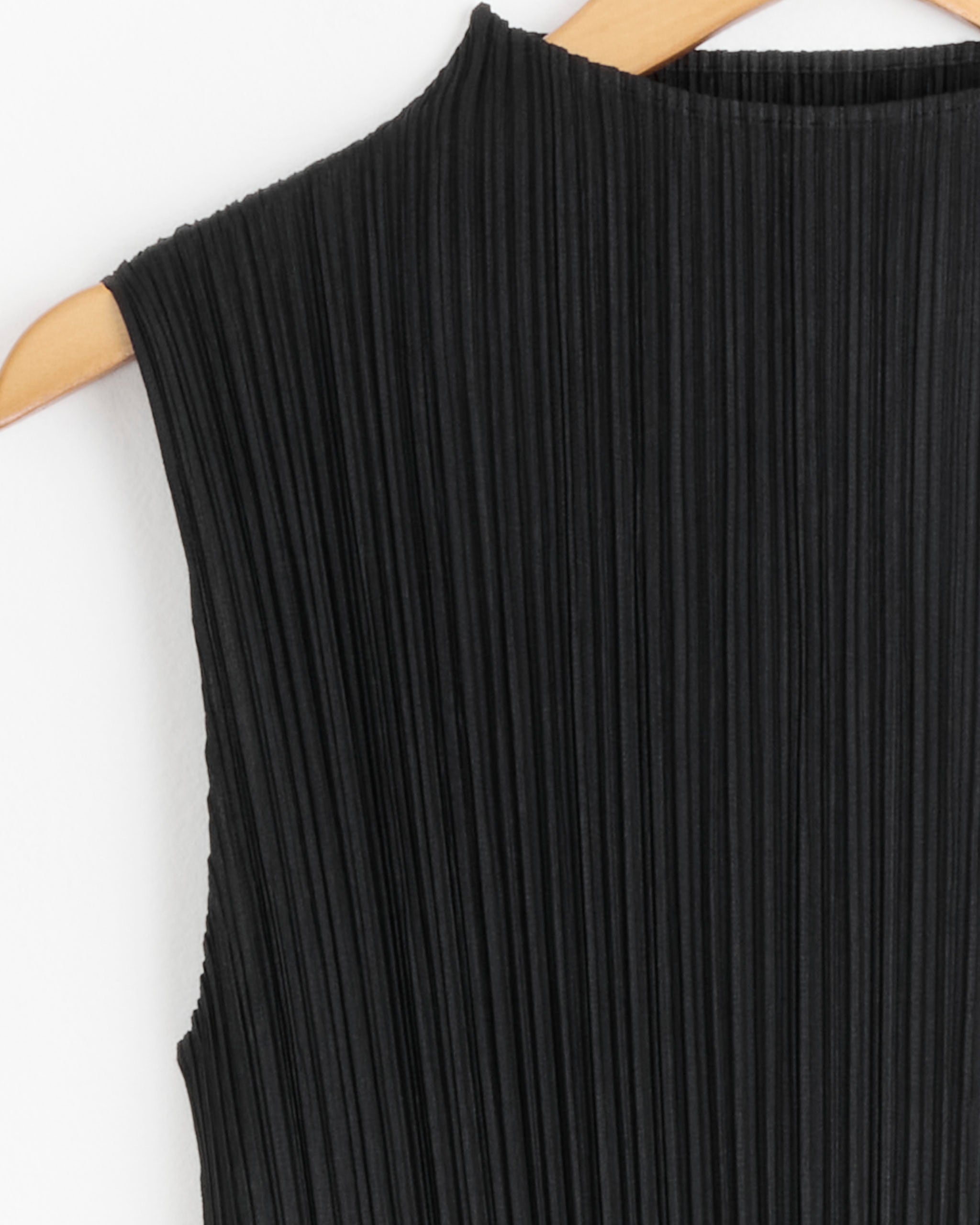 【美品】PLEATS PLEASEノースリーブ issey miyake 黒 L Pleats Please Issey Miyake ノースリーブ プリーツドレス | ブラック