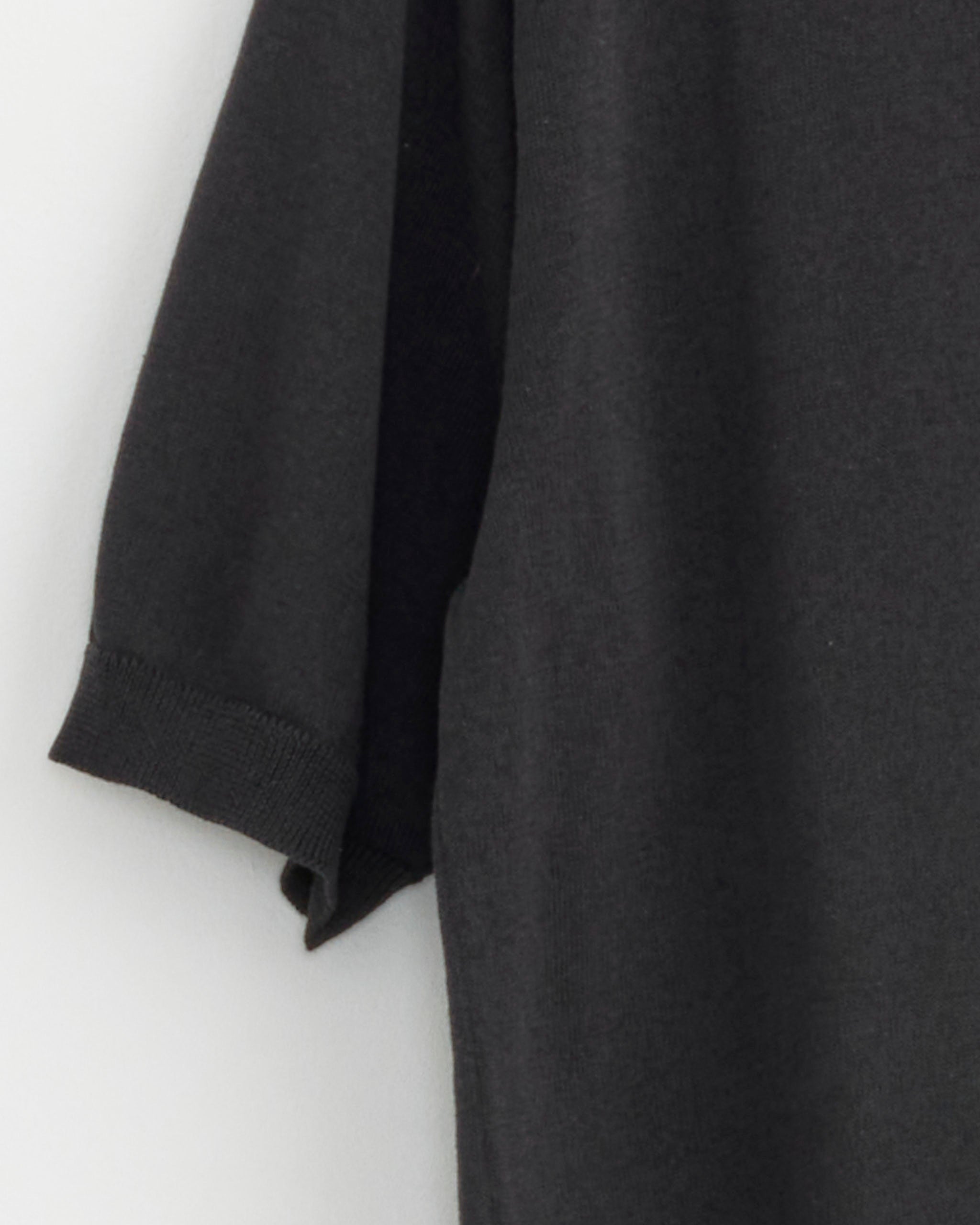Half Sleeve Knit T-Shirt in Ink Black