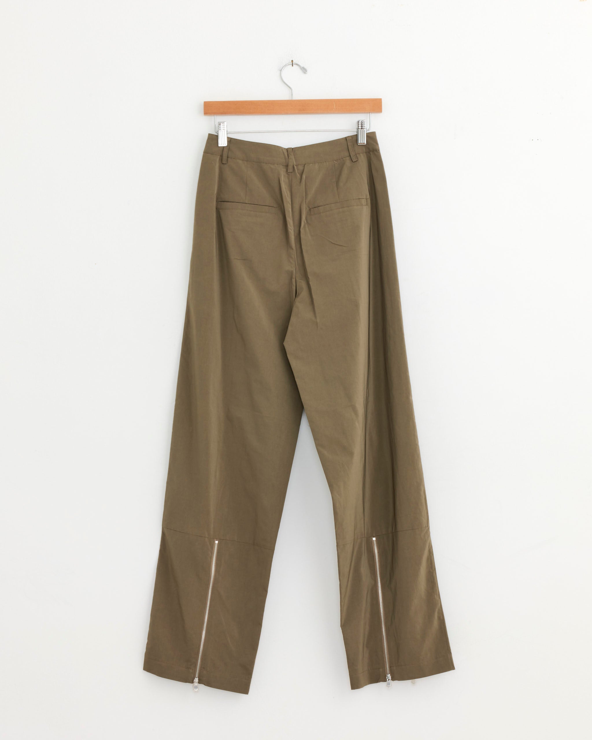 ina　SHOOP / ZIPPER PANTS size M Nylon Zipper Trouser in Dark Taupe